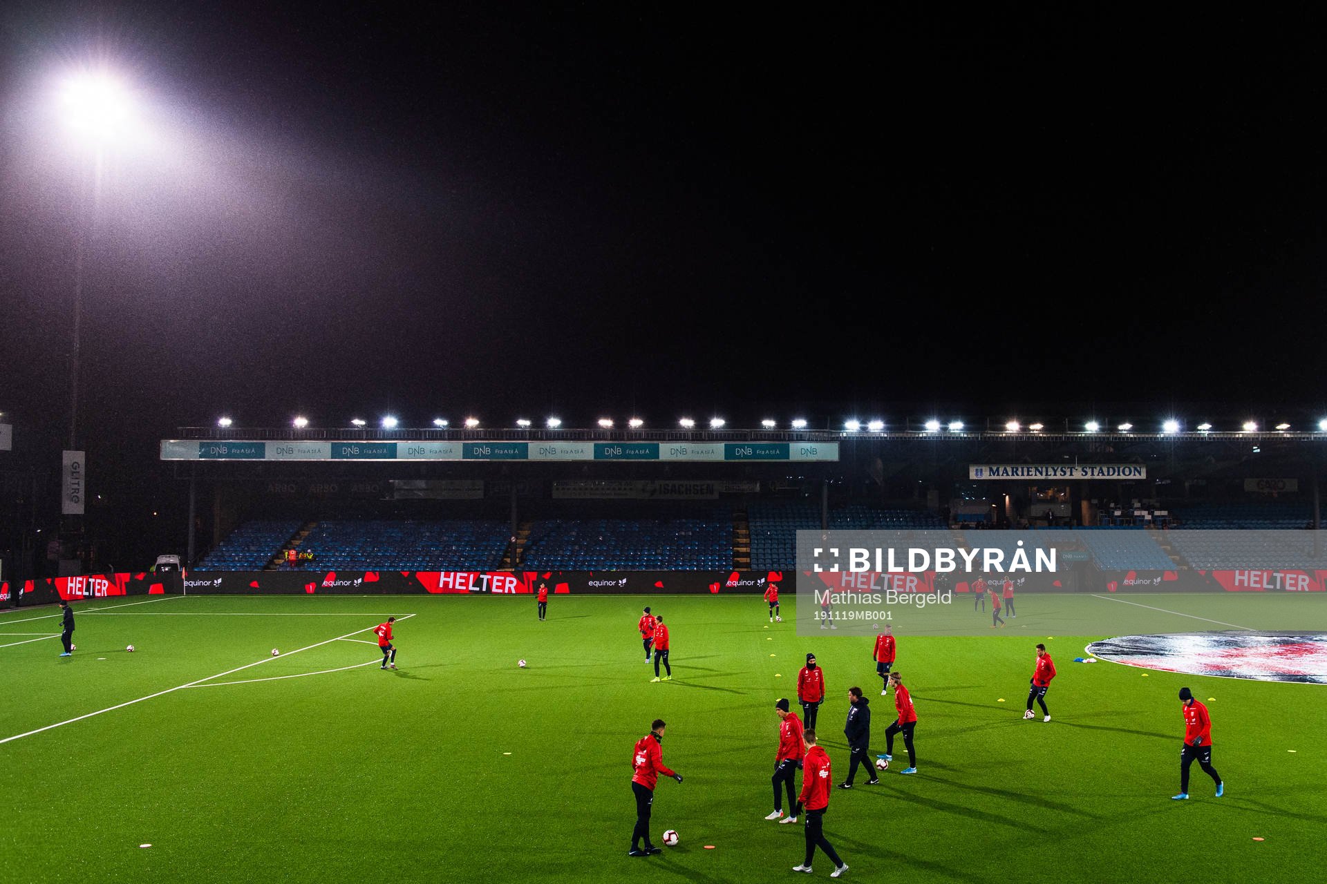 Players of Norway duringwarm up