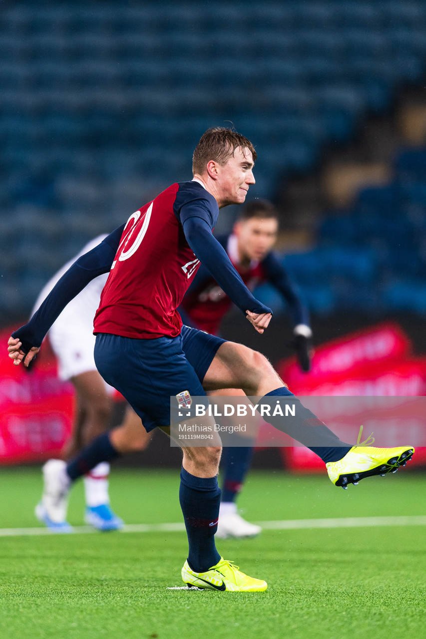 Kristian Thorstvedt of Norway scores 1-3