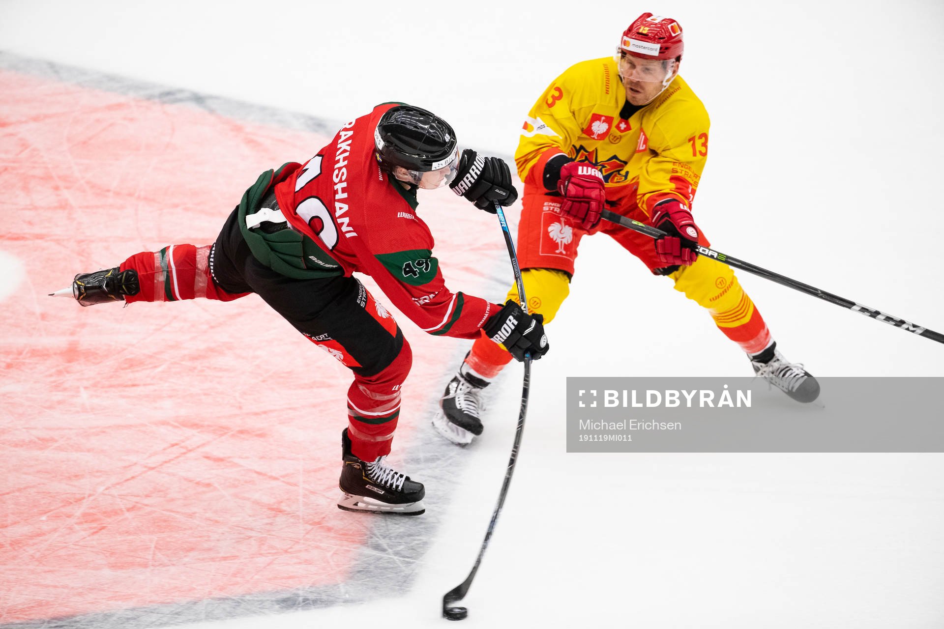 Rhett Rakshani of Frölunda and Anssi Salmela of Biel-Bienne