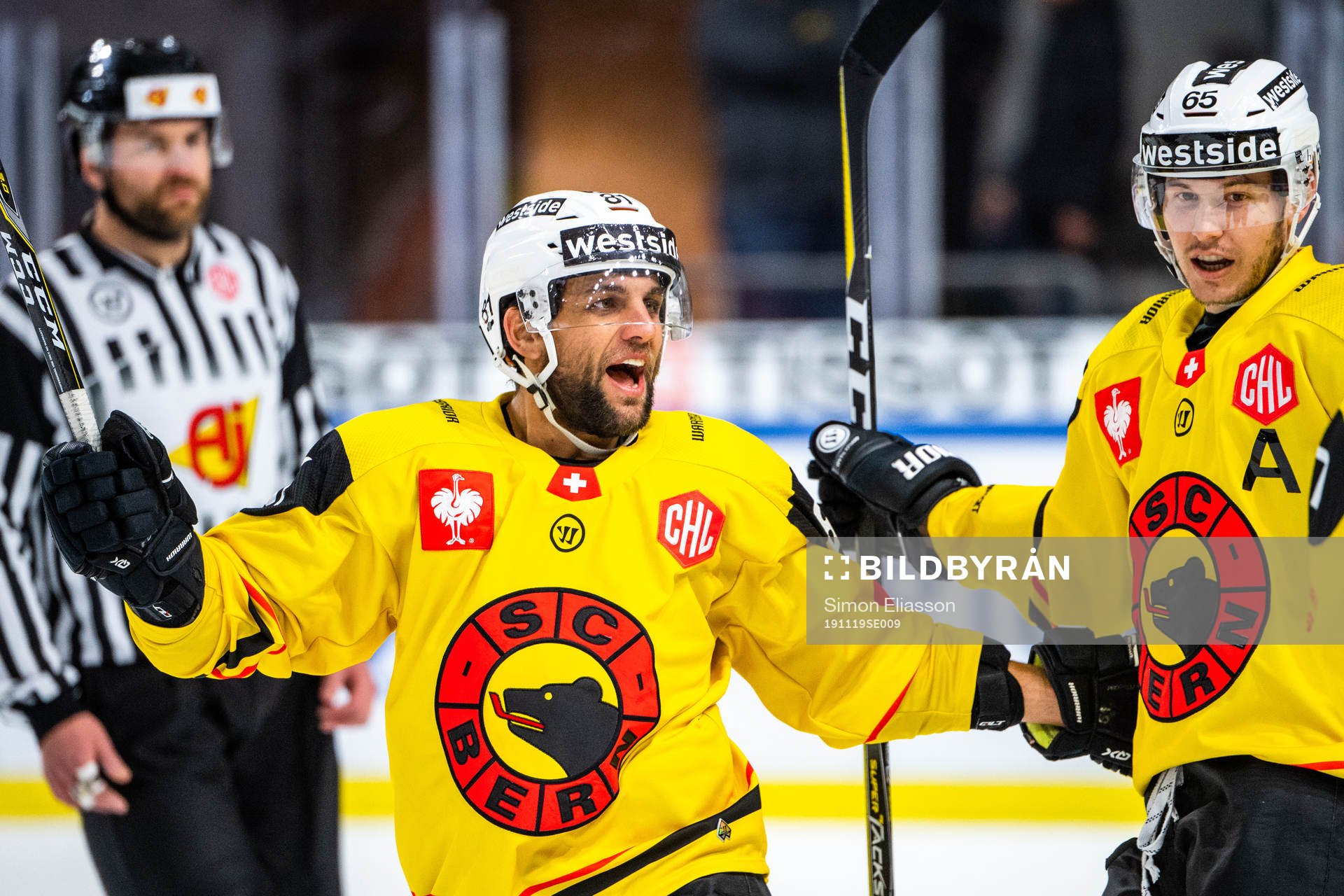 Thomas Rüfenacht of SC Bern celebrates the 0-1 goal by