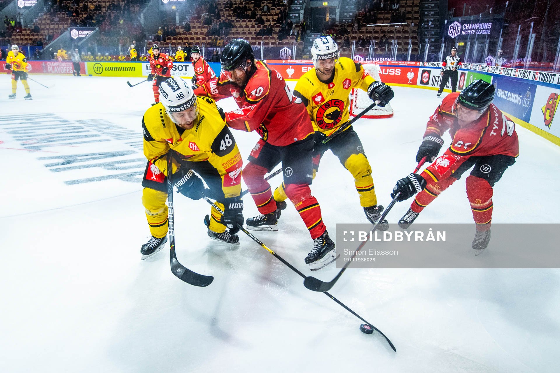 Matthias Bieber of SC Bern and Daniel Sondell of Luleå