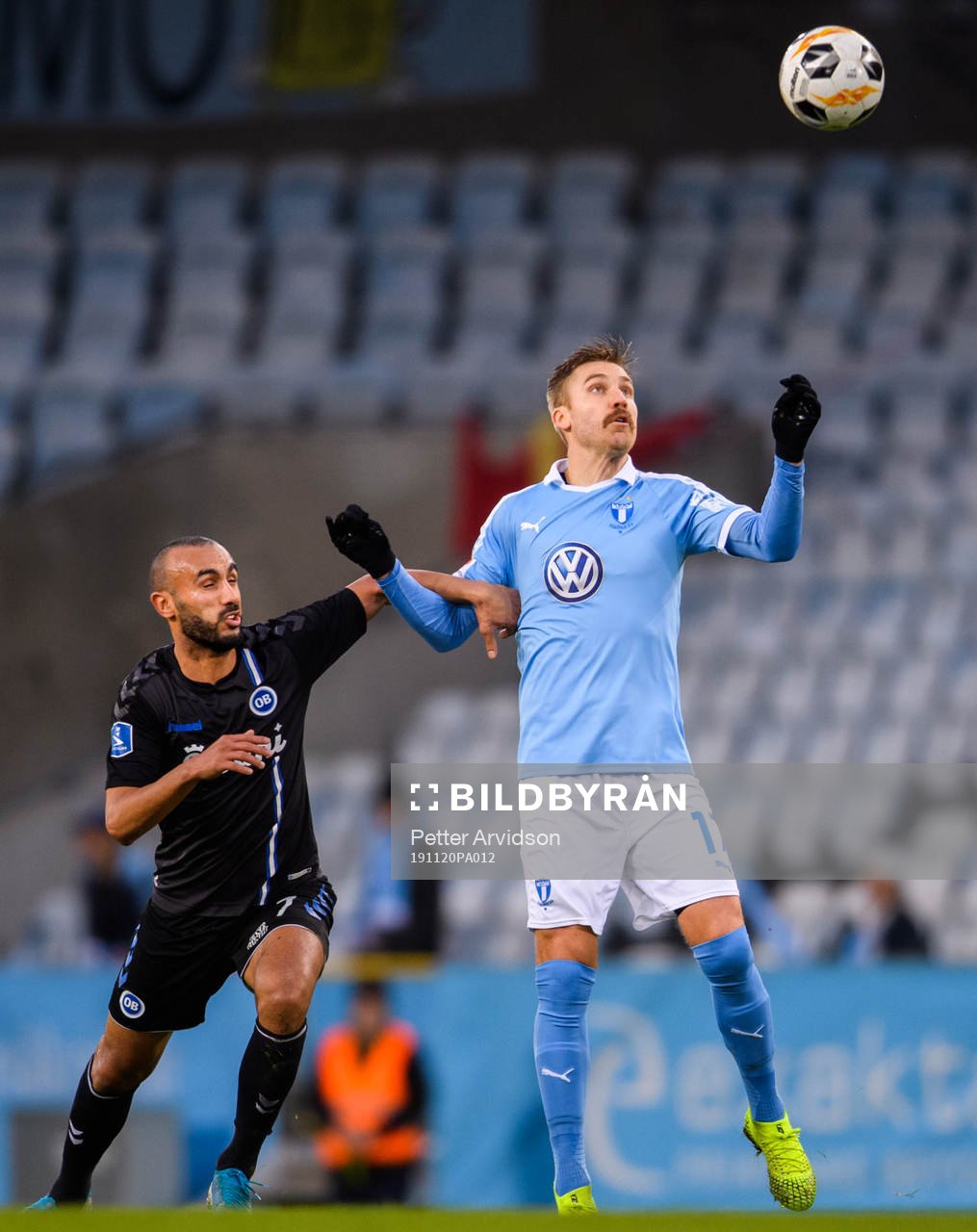 Odenses Issam Jebali och Malmö FFs Rasmus Bengtsson