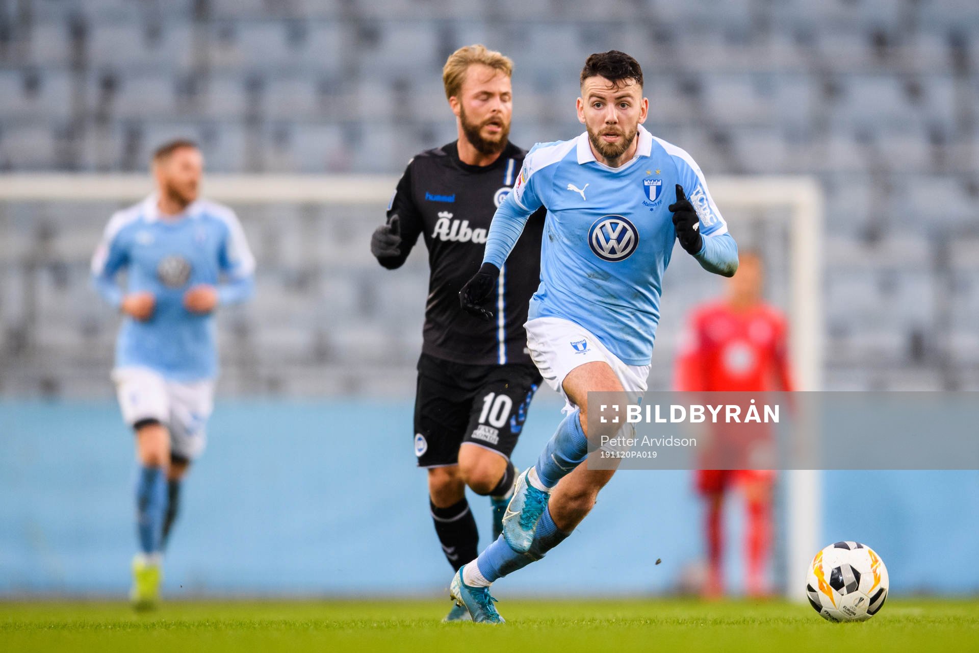Malmö FFs Erdal Rakip och Odenses Sander Svendsen