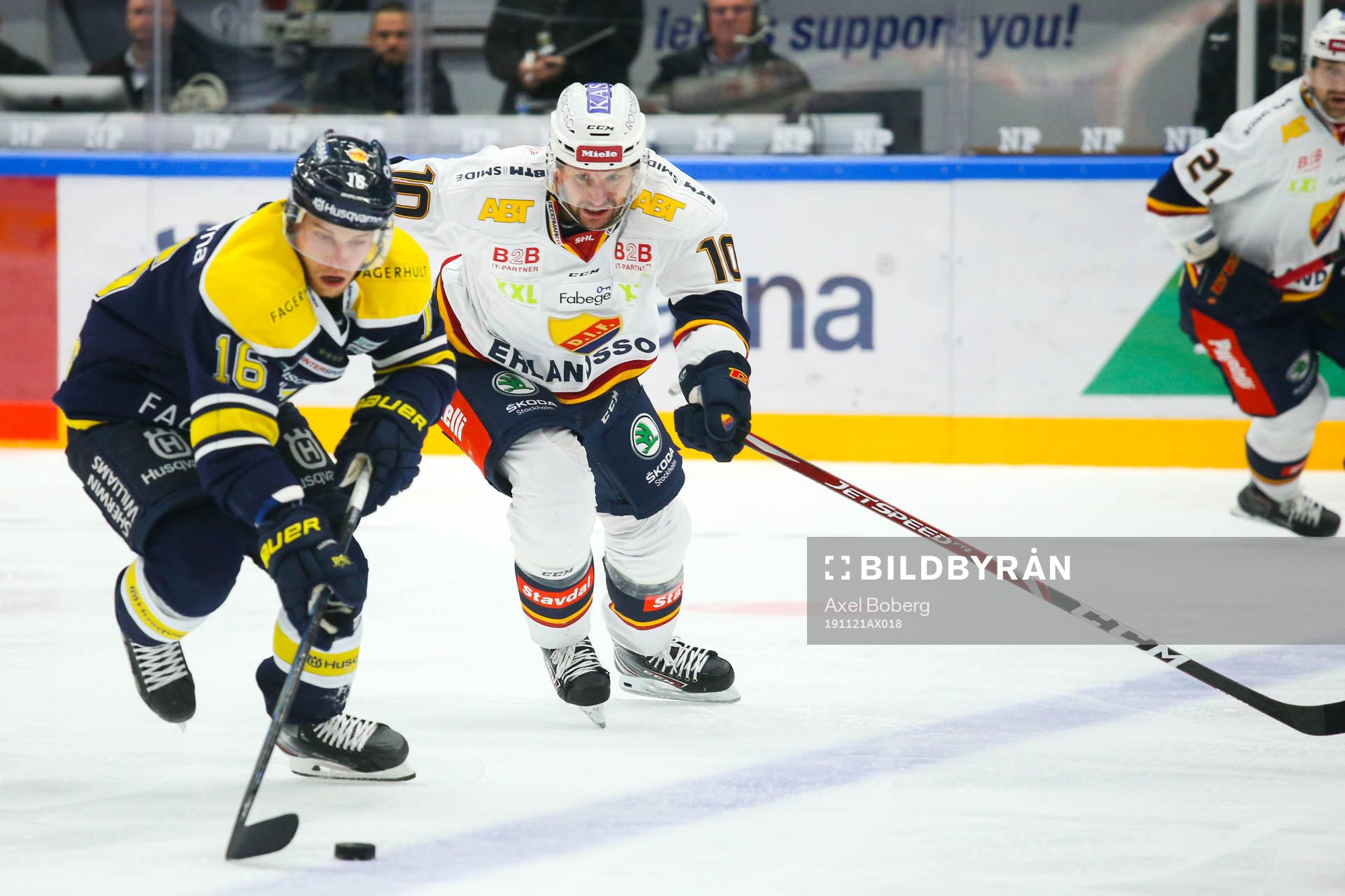 s Filip Sandberg och Djurgårdens Niclas Bergfors