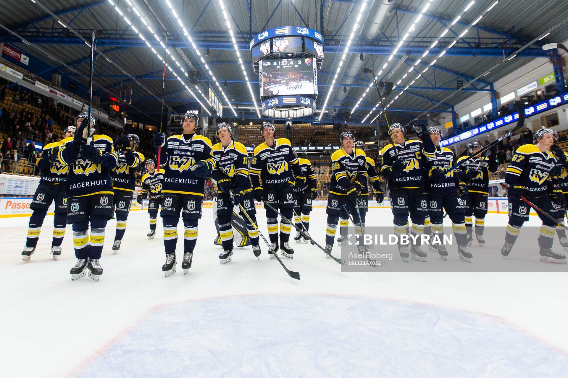 Spelare ur HV71 jublar