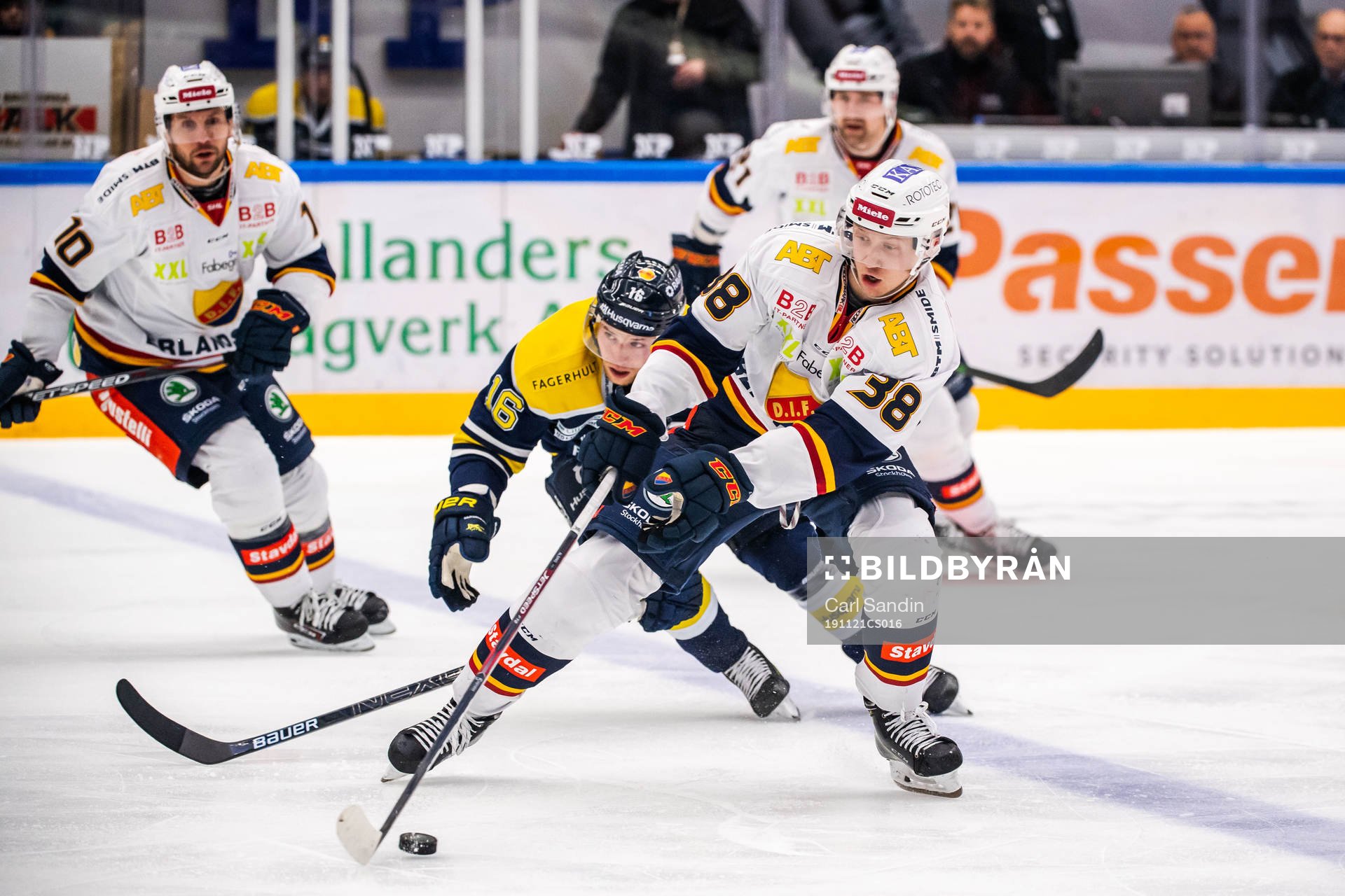 s Filip Sandberg och Djurgårdens Olle Alsing