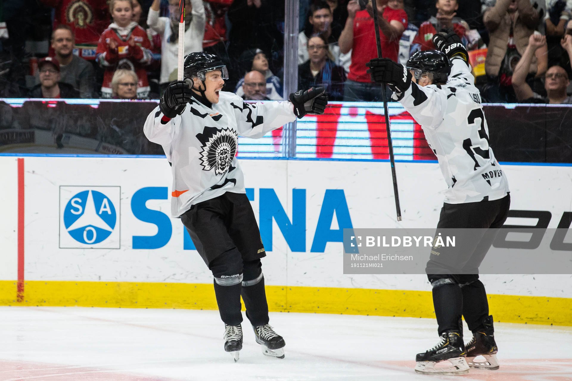 Frölunda Mats Rosseli Olsen jublar med Mats Rosseli Olsen