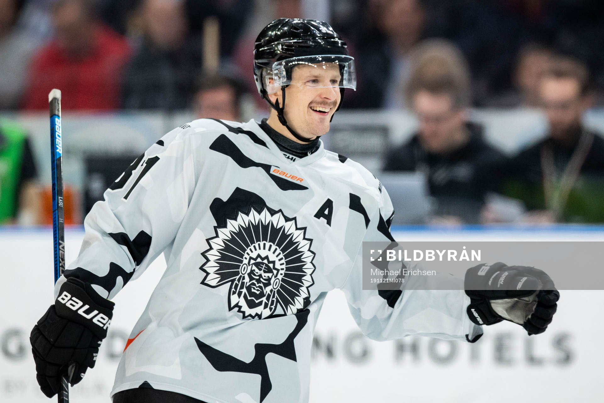 Frölundas Nicklas Lasu jublar med lagkamrater