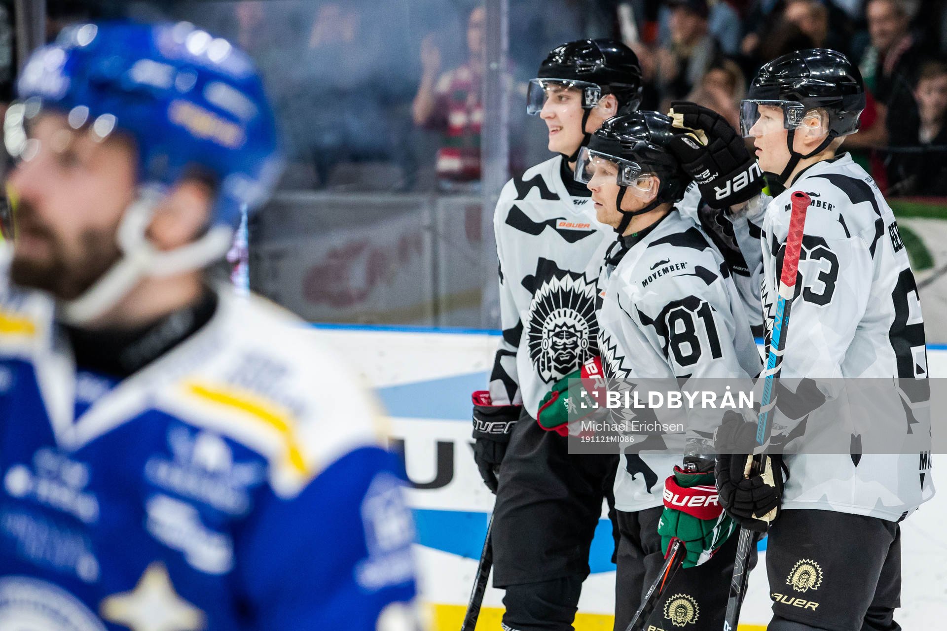 Frölundas Ryan Lasch jublar med lagkamrater