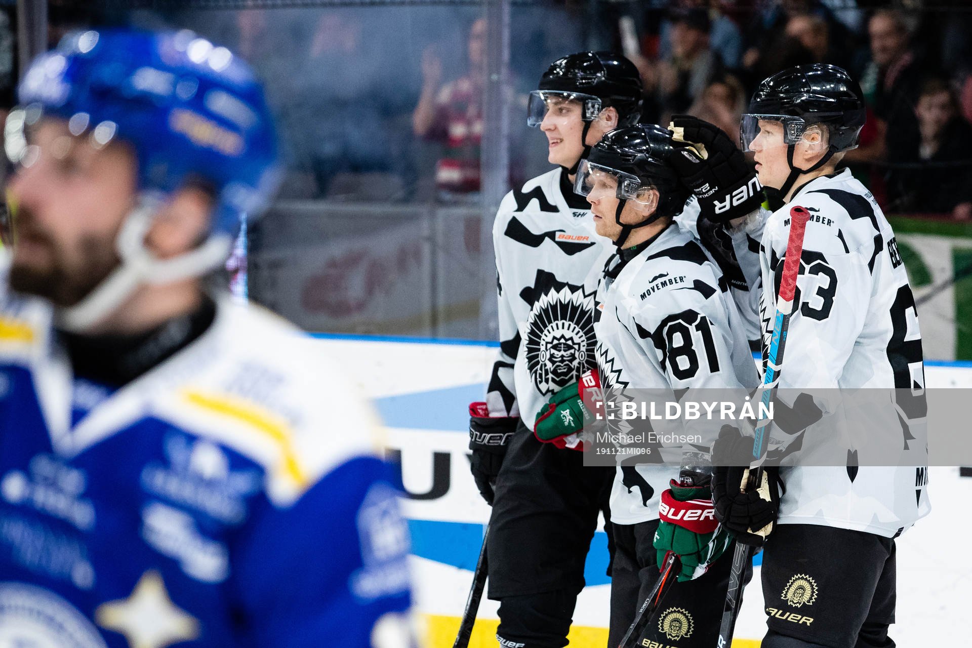 Frölundas Ryan Lasch jublar med Jacob Peterson och Julius