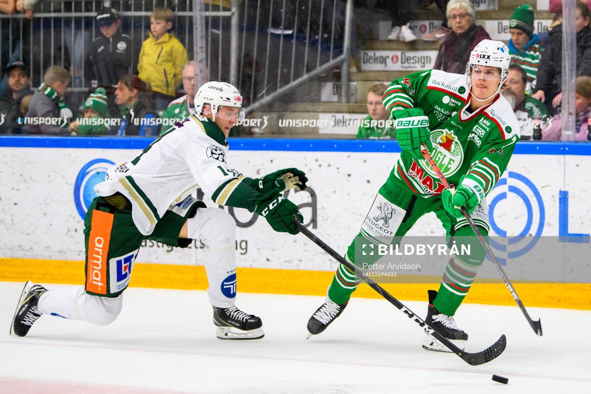 Färjestad Victor Ejdsell och Rögles Erlend Lesund