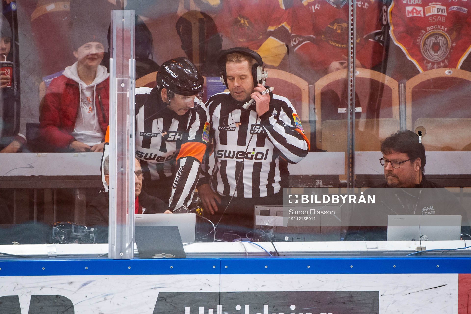 Domare Linus Öhlund och Patrik Sjöberg ringer på Luleås