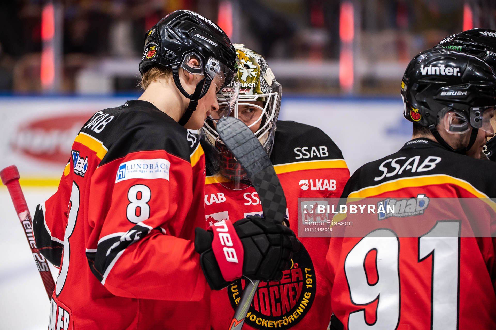 Luleås Noel Gunler och målvakt Joel Lassinantti jublar