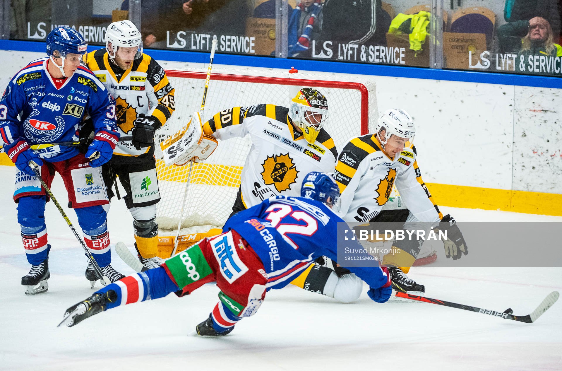 Oskarshamns Markus Modigs och Skellefteås målvakt Mantas