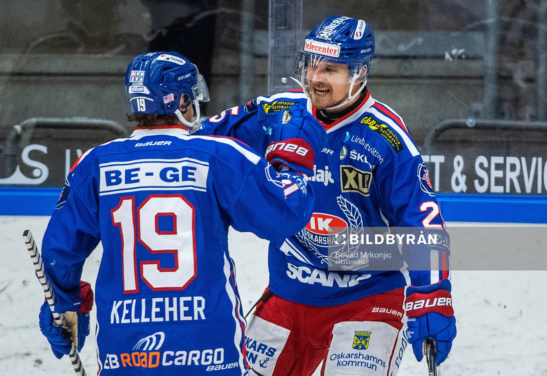 Oskarshamns Johannes Salmonsson jublar med Tyler Kelleher