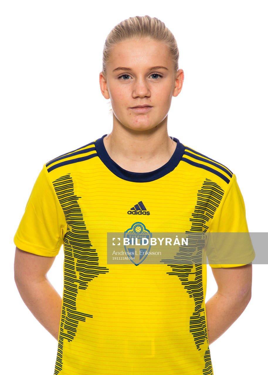 Emelie Maria Jansson i F16-landslaget poserar för ett porträtt den 22 november 2019 i Stockholm. 