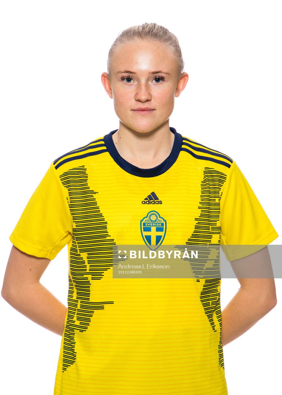 Emilia Bengtsson i F16-landslaget poserar för ett porträtt den 22 november 2019 i Stockholm. 