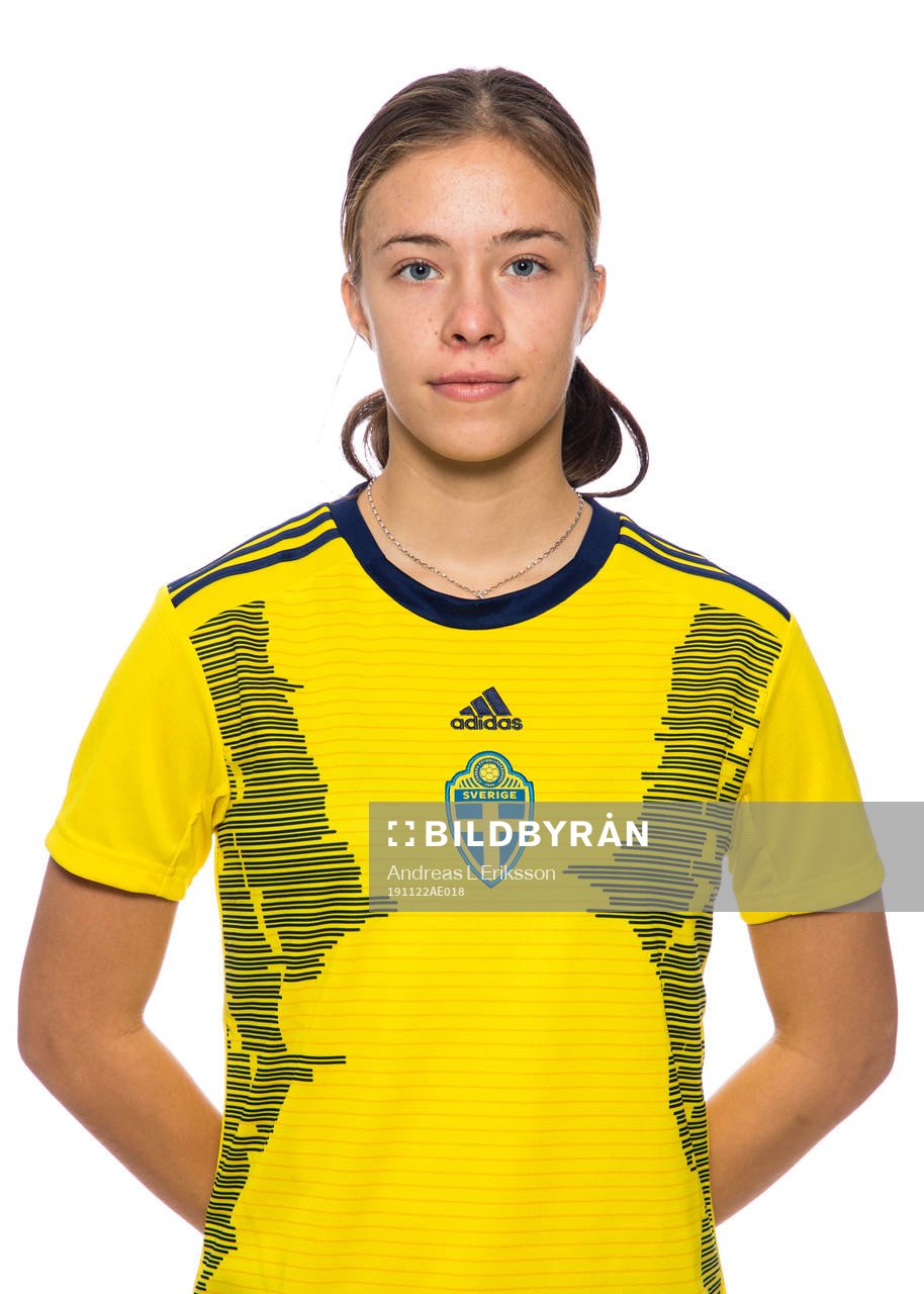 Klara Nyberg i F16-landslaget