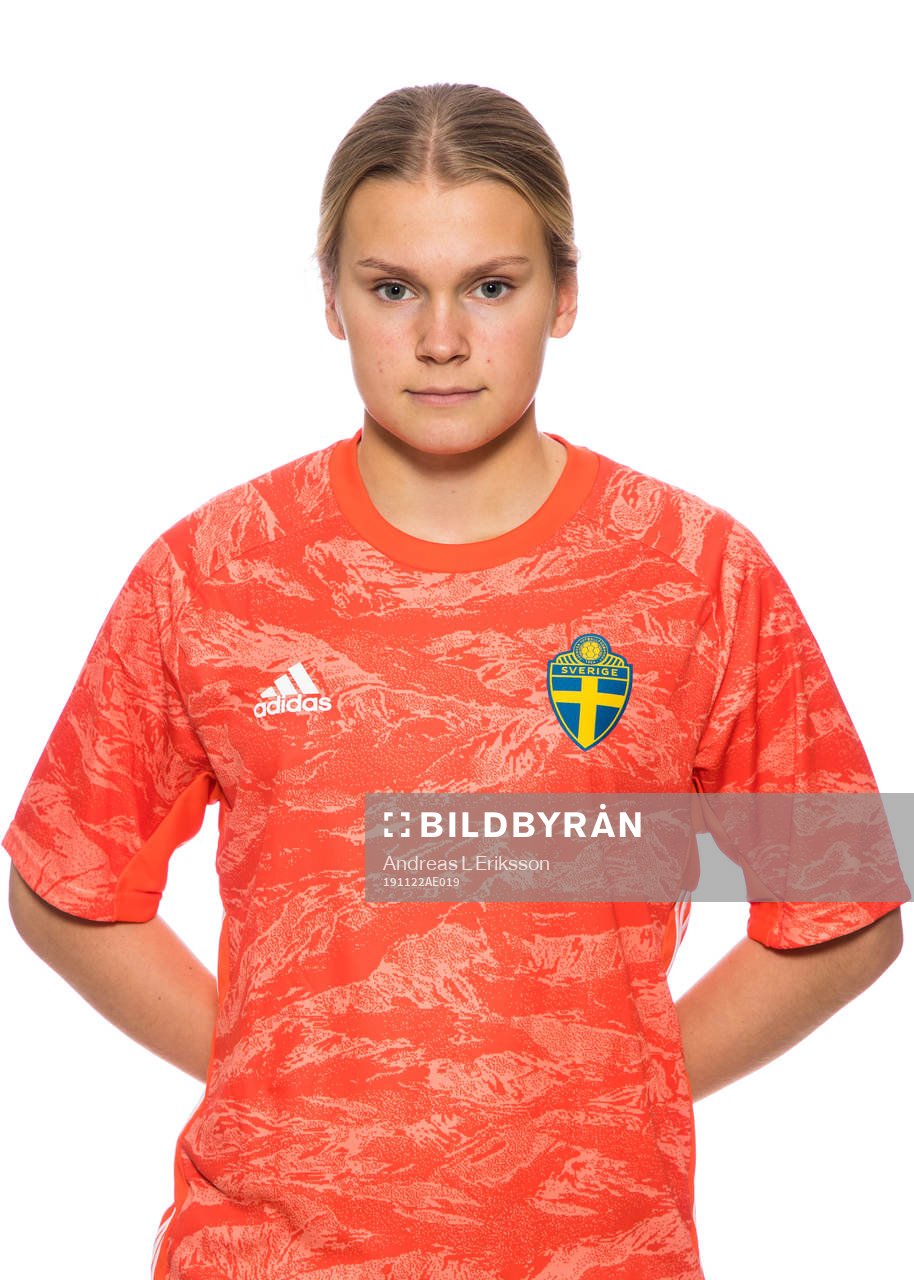 Lisa Wahlberg i F16-landslaget