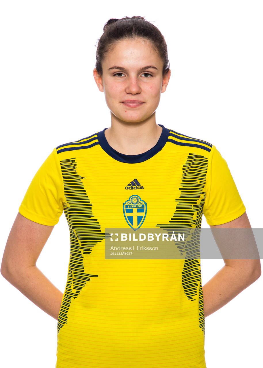 Saga Olsson i F16-landslaget