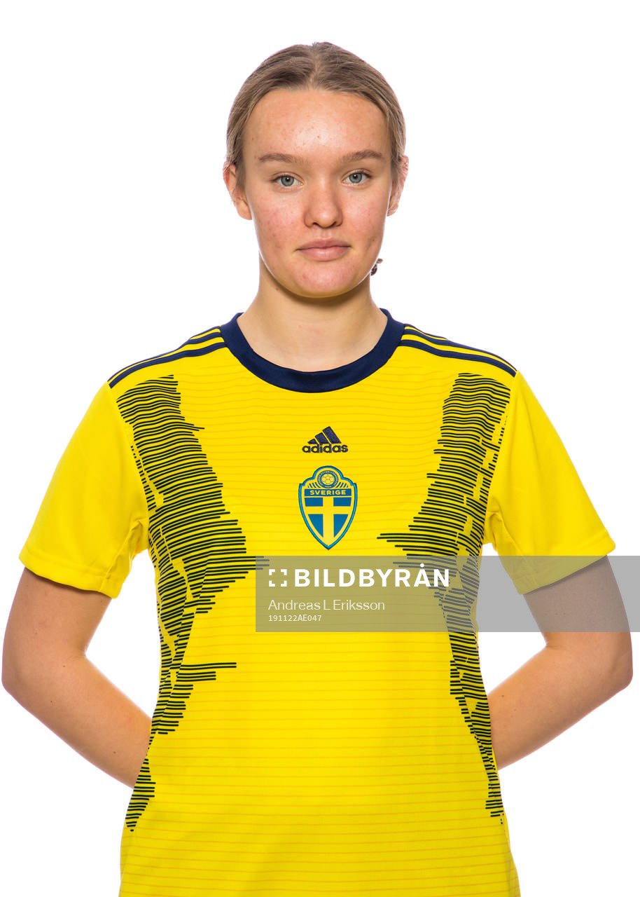 Ellika Holmberg i F16-landslaget