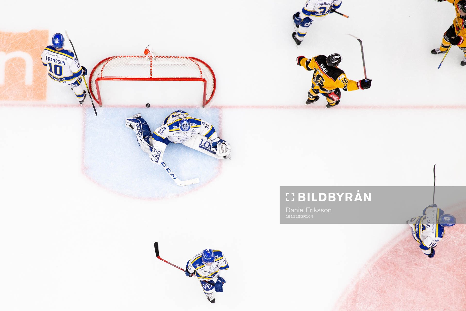 Luleås Niklas Olausson gör 0-3 bakom Leksands målvakt