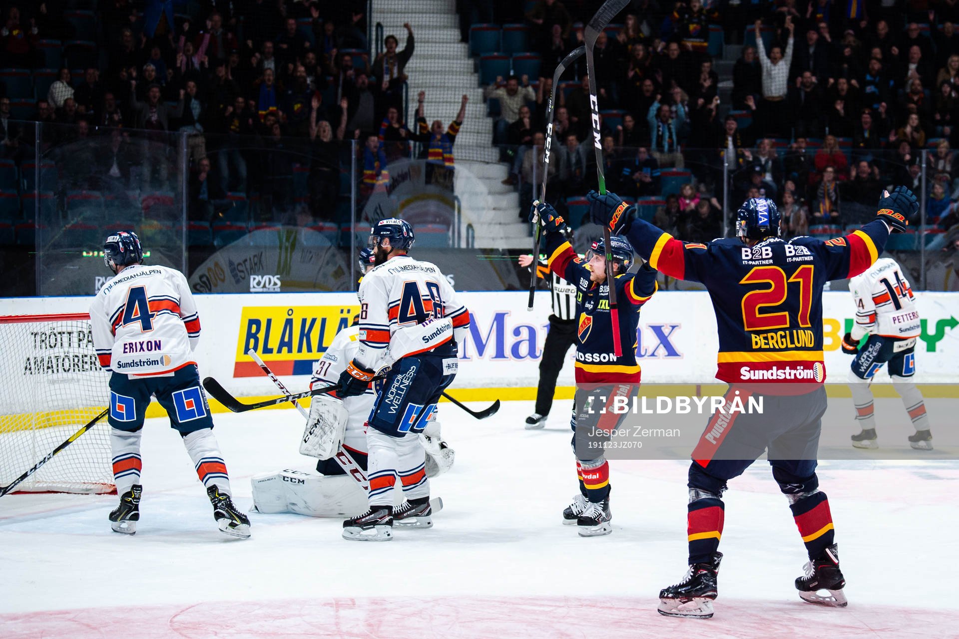 Djurgårdens Linus Hultström och Patrik Berglund jublar