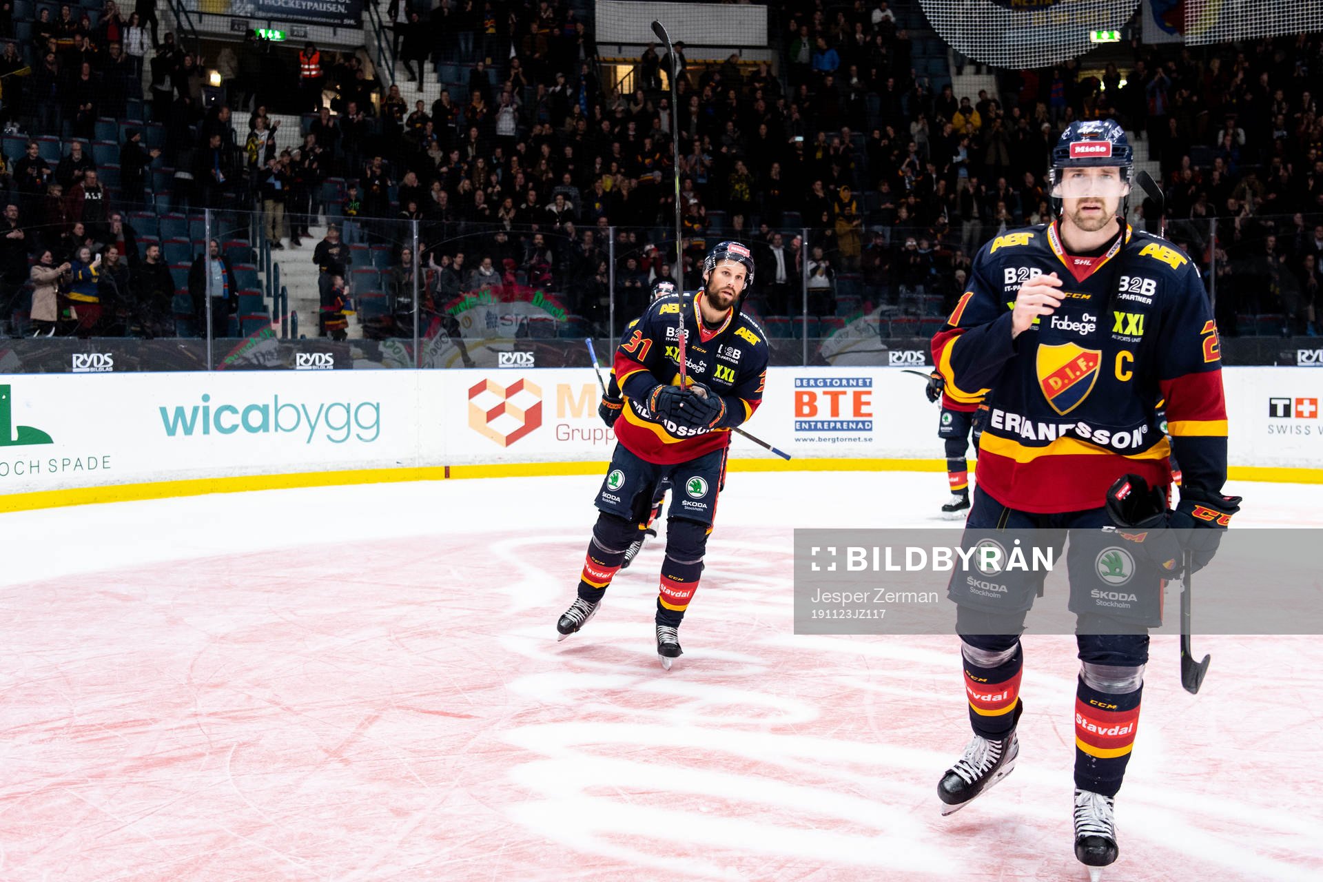 Djurgårdens Dick Axelsson och Patrik Berglund jublar