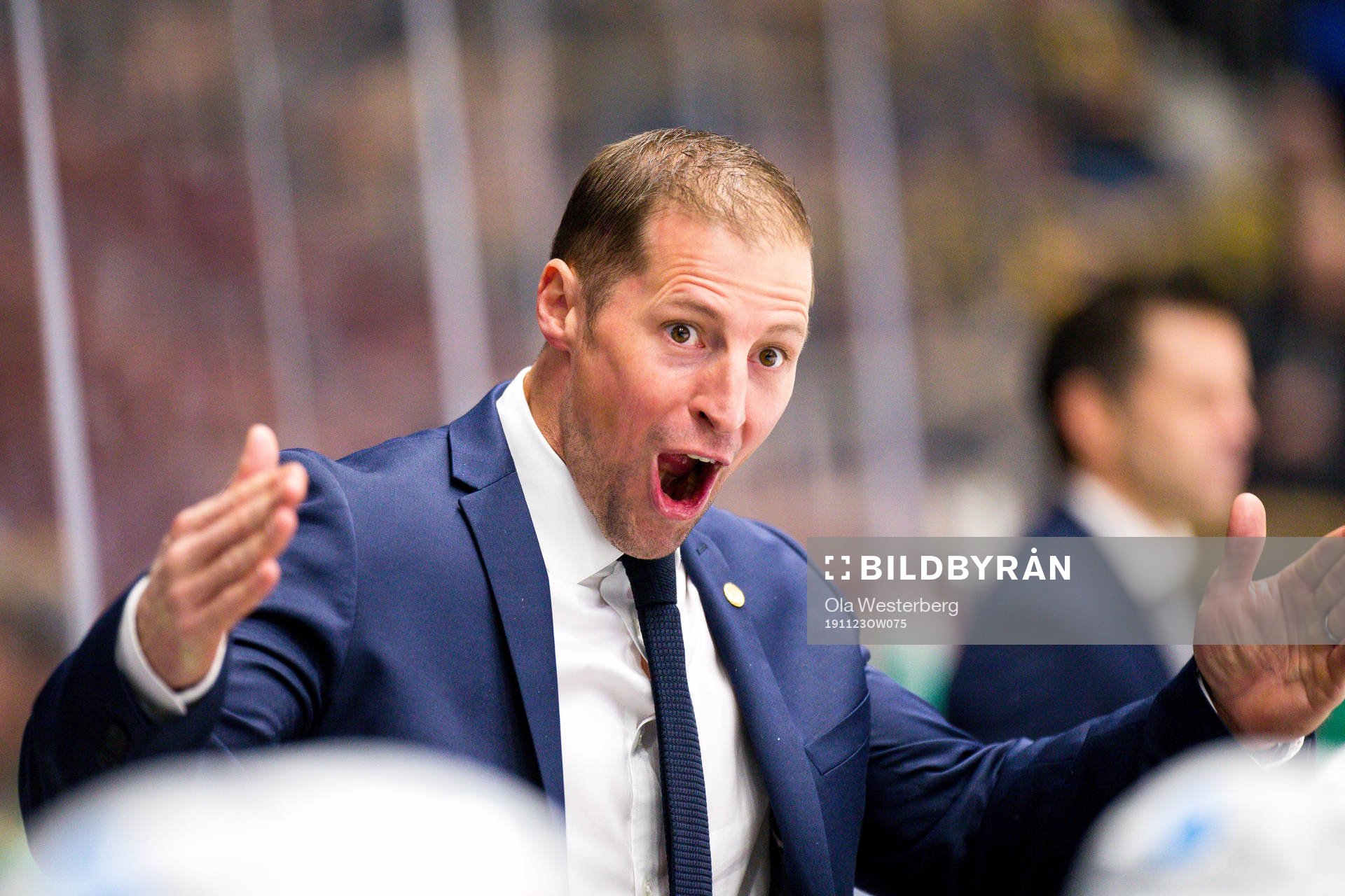 Rögles tränare Cam Abbott var arg