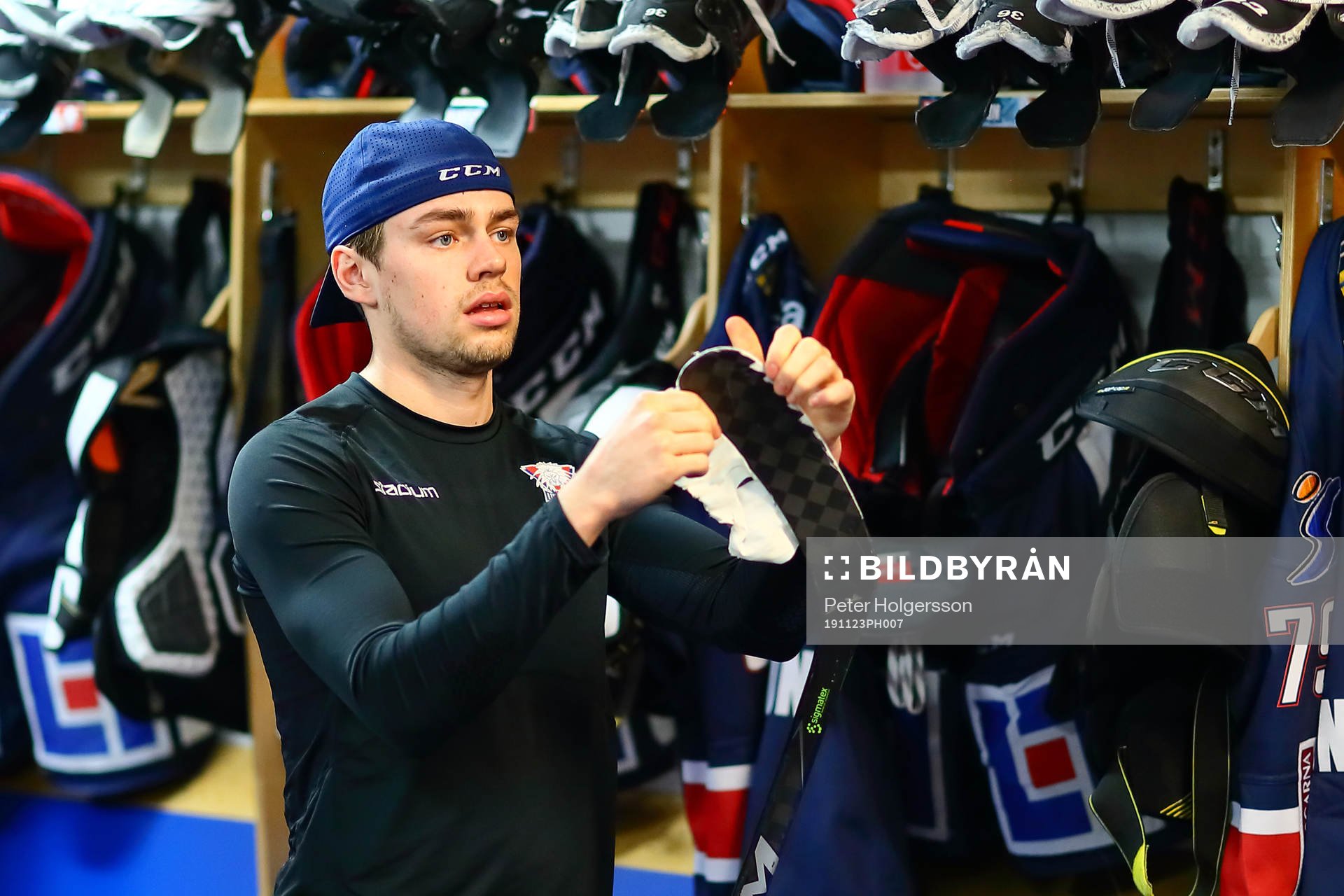 Linköpings Filip Karlsson före ishockeymatchen i SHL