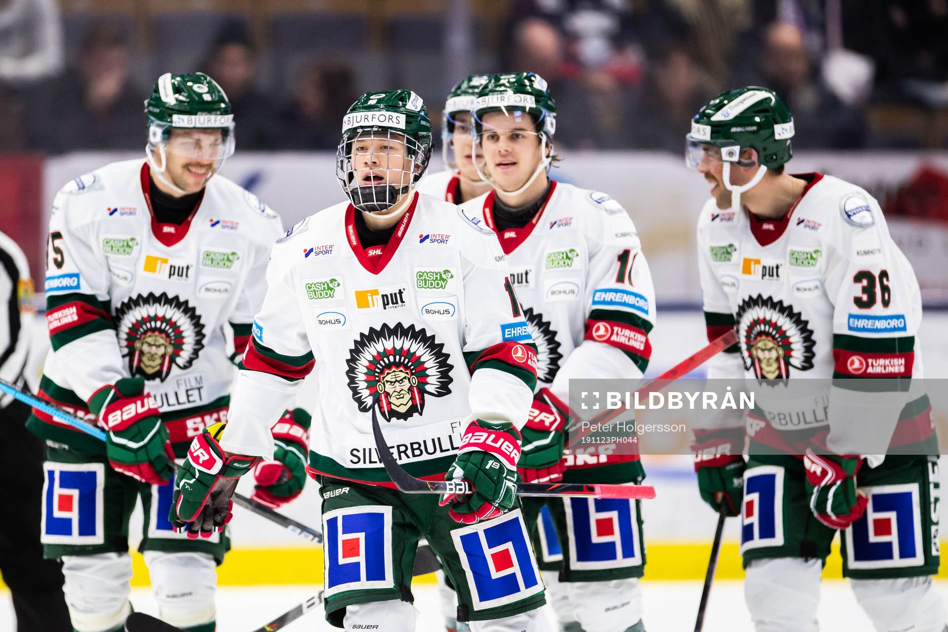 Frölundas Lucas Raymond jublar med lagkamrater