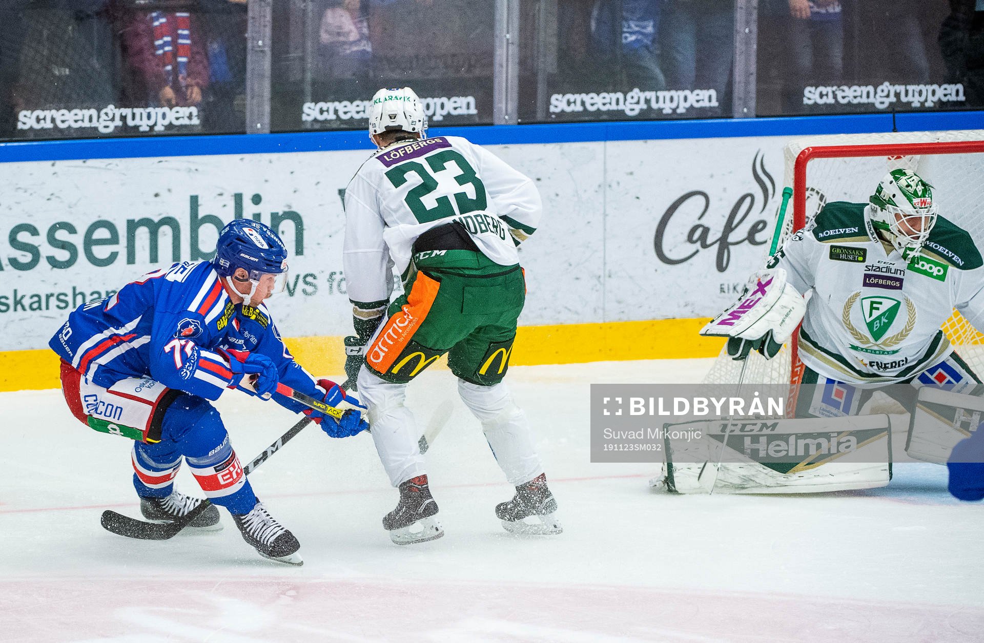 Oskarshamns Jonas Engström och Färjestads målvakt Arvid