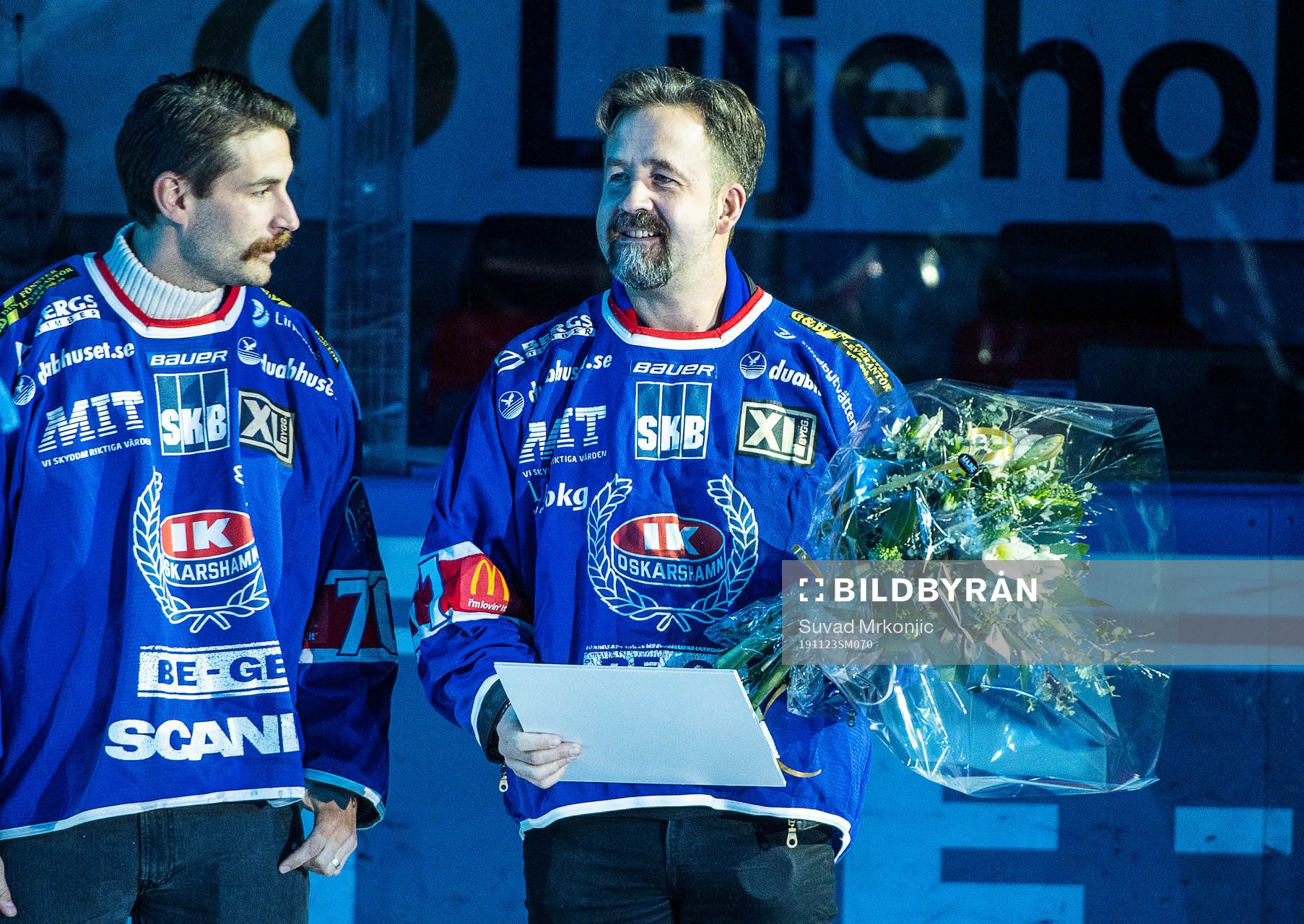 Fd Oskarshamns spelaren Robert Jönsson, till höger,