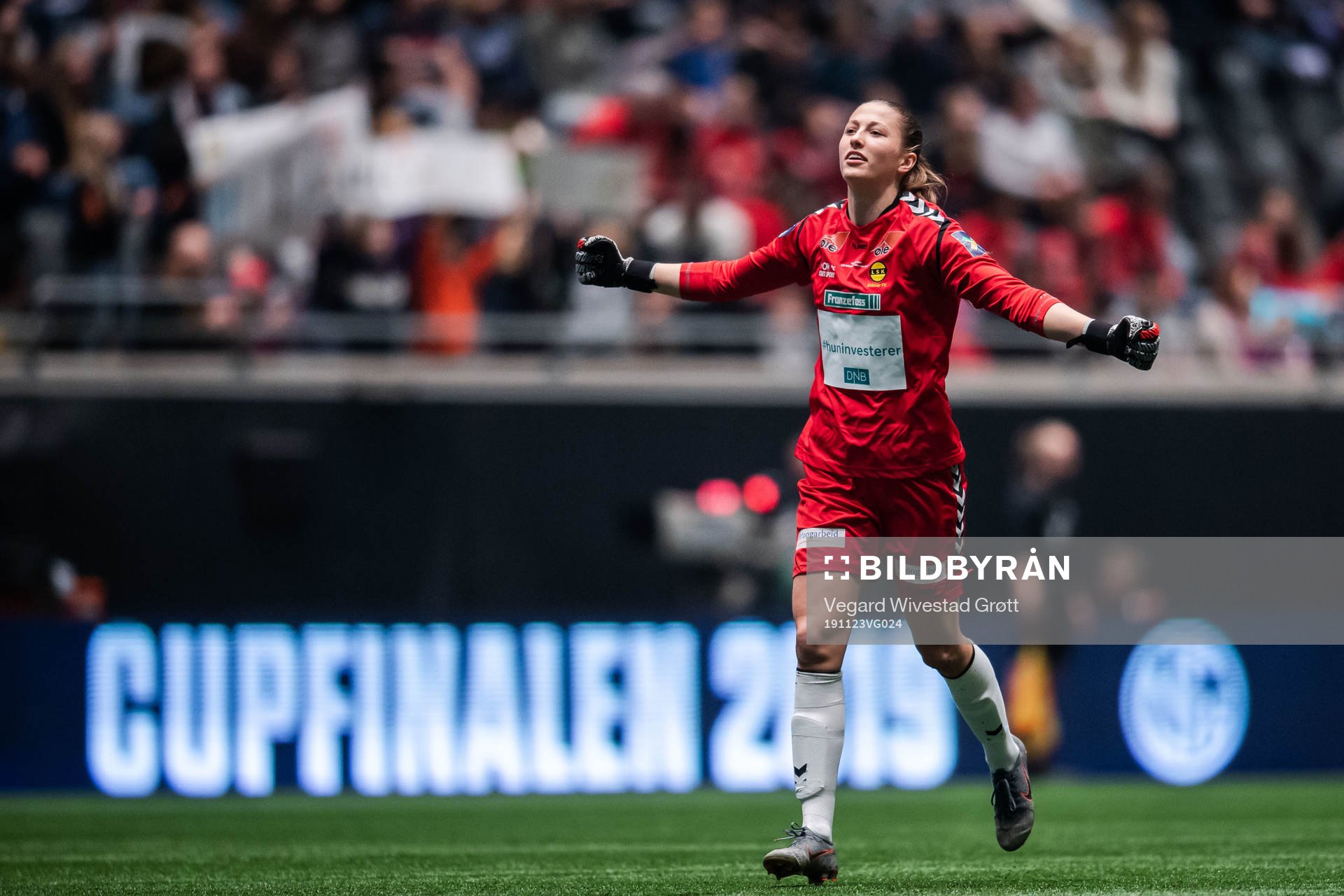 Goalkeeper Cecilie Fiskerstrand of LSK Kvinner celebrates
