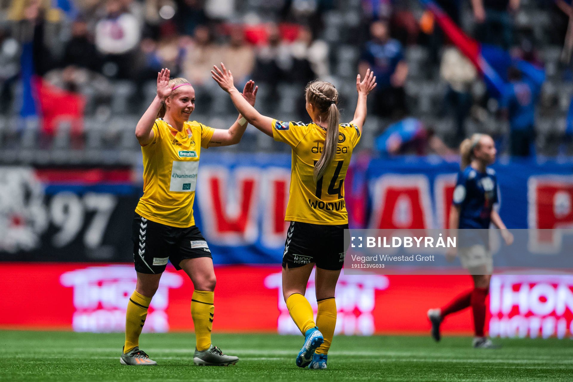Therese Sessy Åsland of LSK Kvinner celebrates with