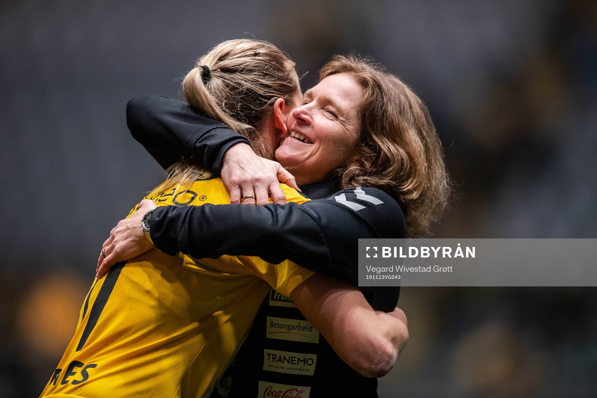 Elise Thorsnes and Hege Riise, head coach of LSK Kvinner,