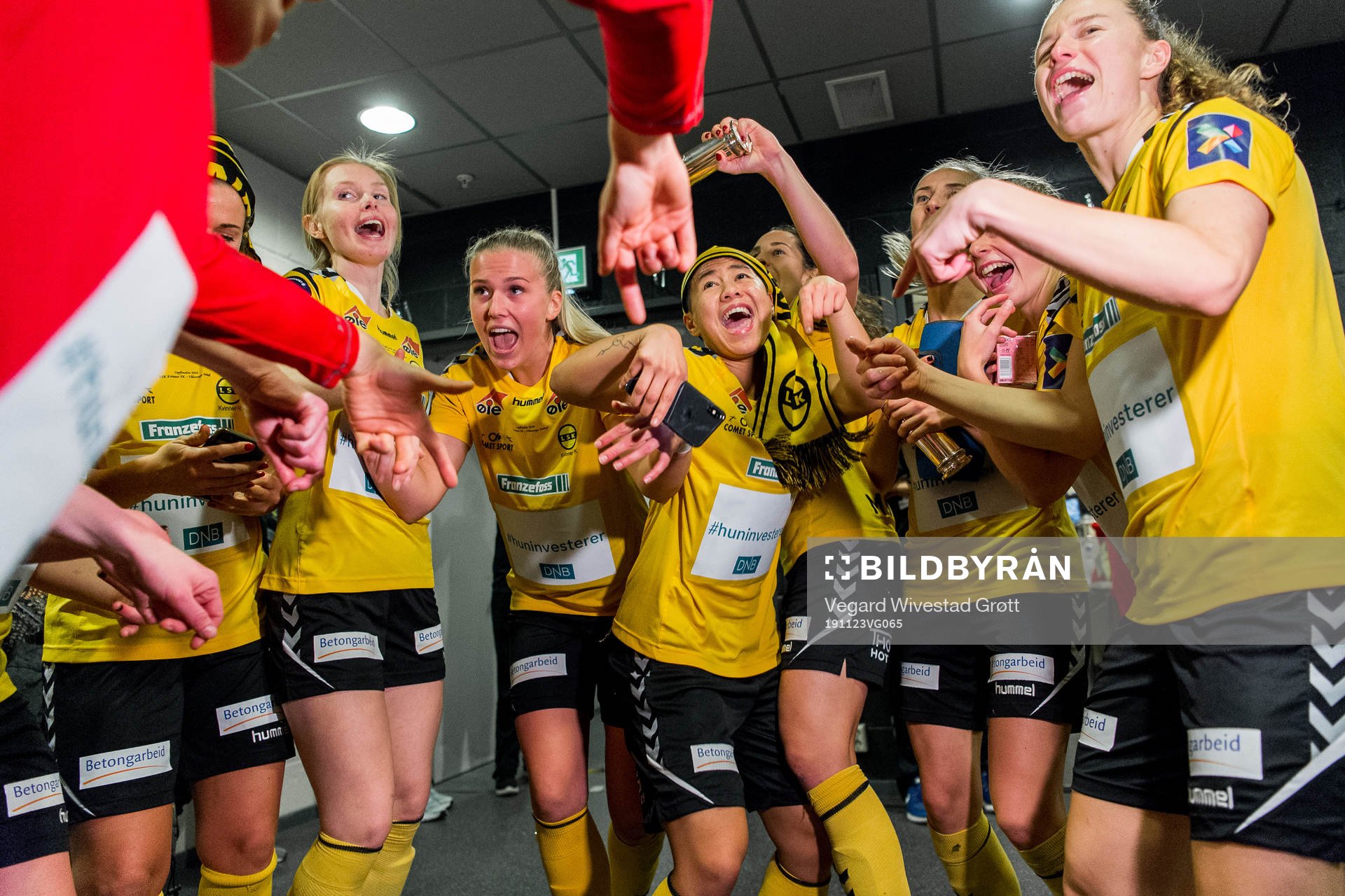 Emilie Nautnes and Meryll Abrahamsen of LSK Kvinner