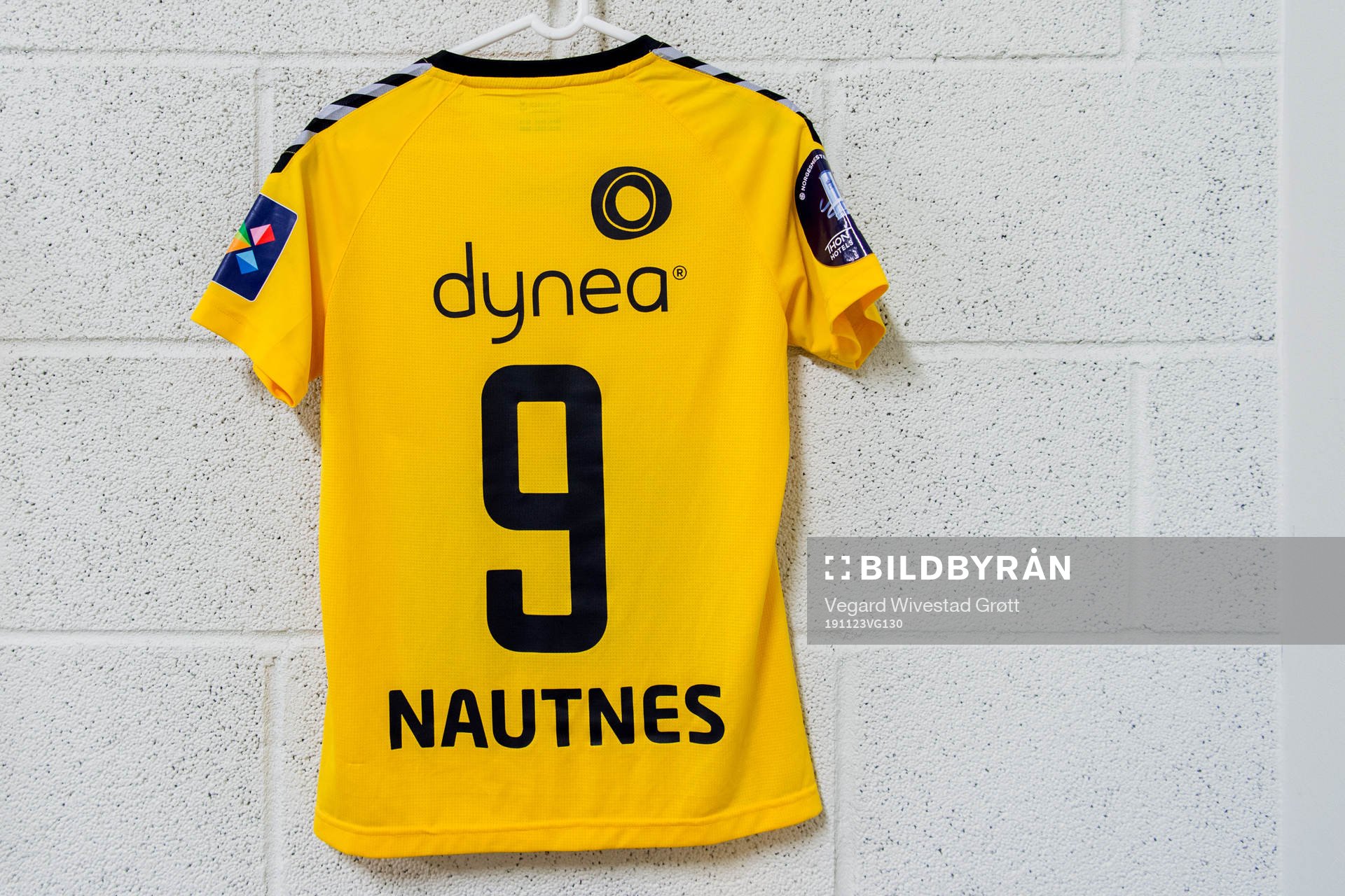 The shirt of Emilie Nautnes of LSK Kvinner in the dressing