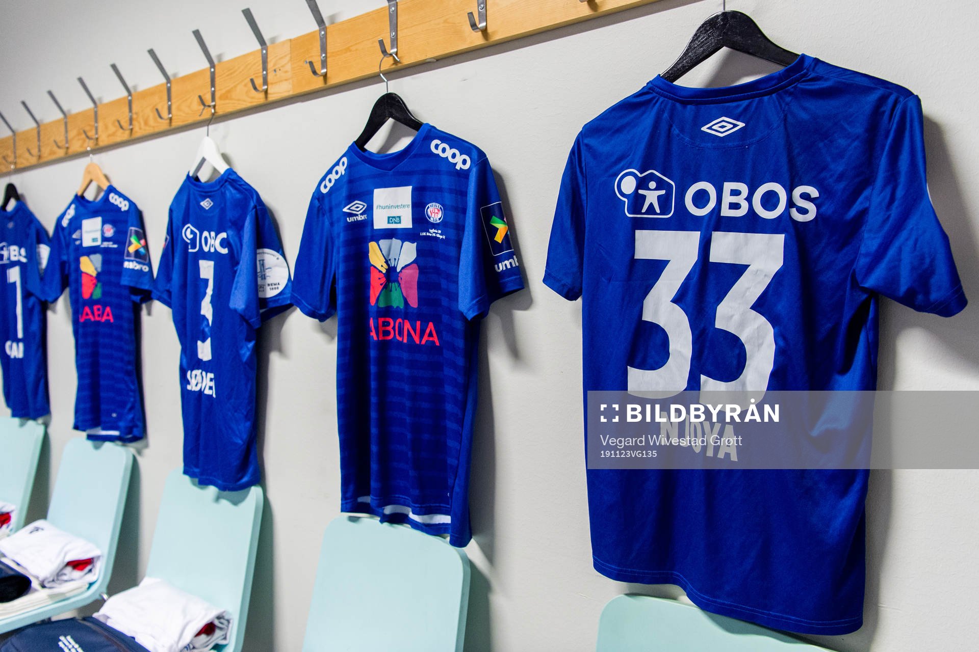 The shirt of Ajara Njoya of Vålerenga in the dressing room