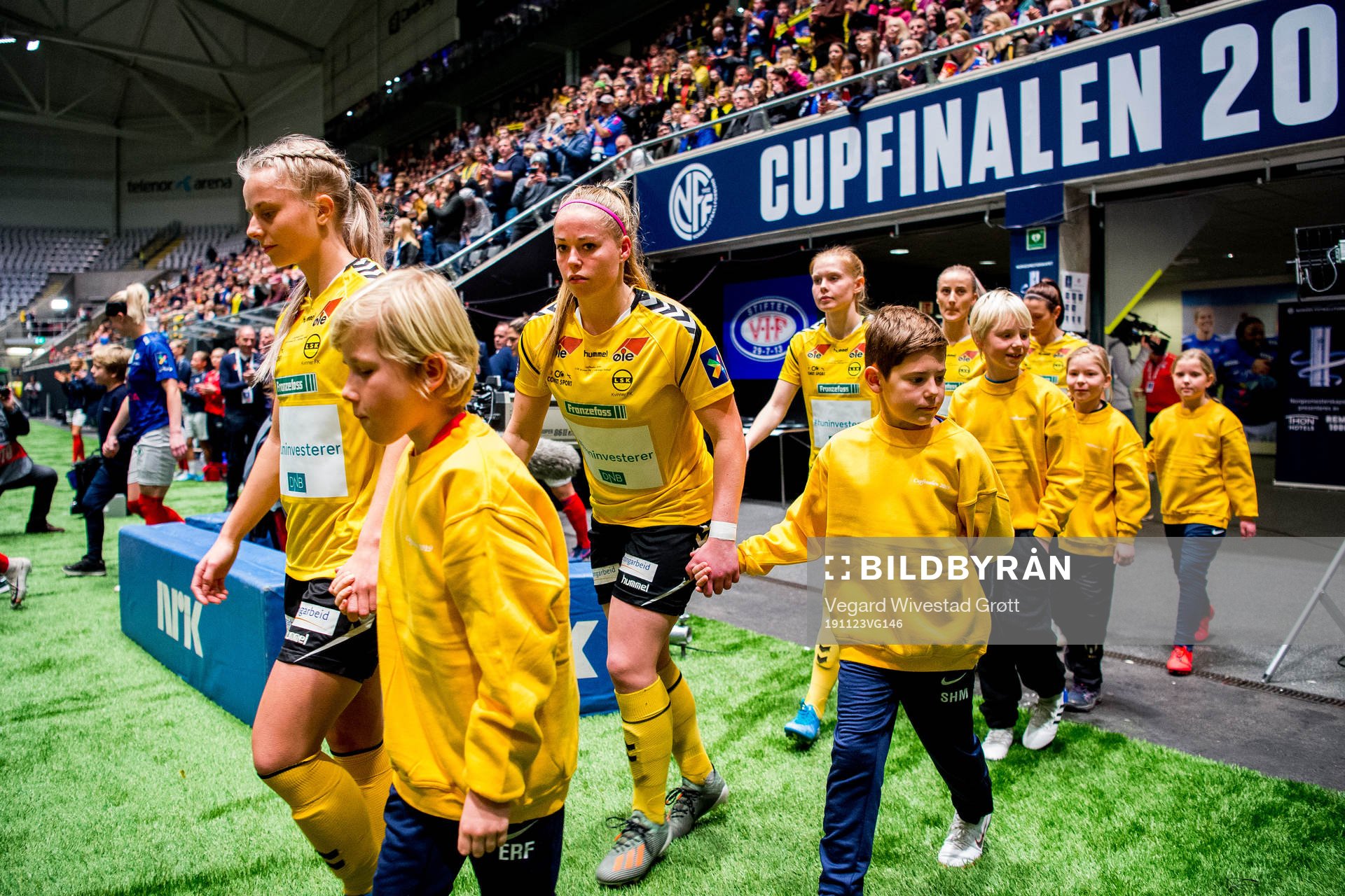 Therese Sessy Åsland of LSK Kvinner enters the pitch
