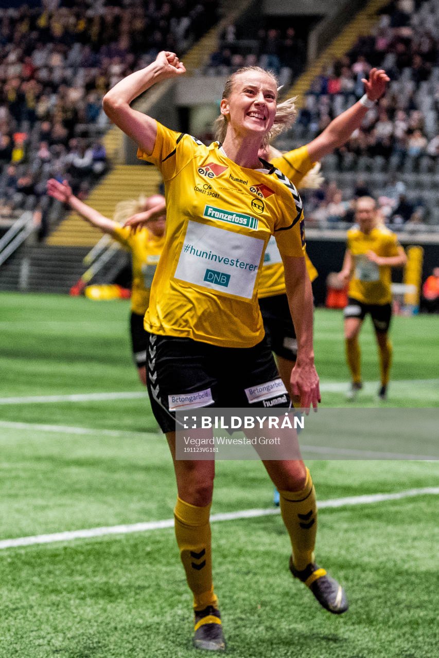 Anja Sønstevold of LSK Kvinner celebrates after scoring 5-1 during the women’s cup final between LSK Kvinner and Vålerenga on November 23, 2019 in Fornebu.