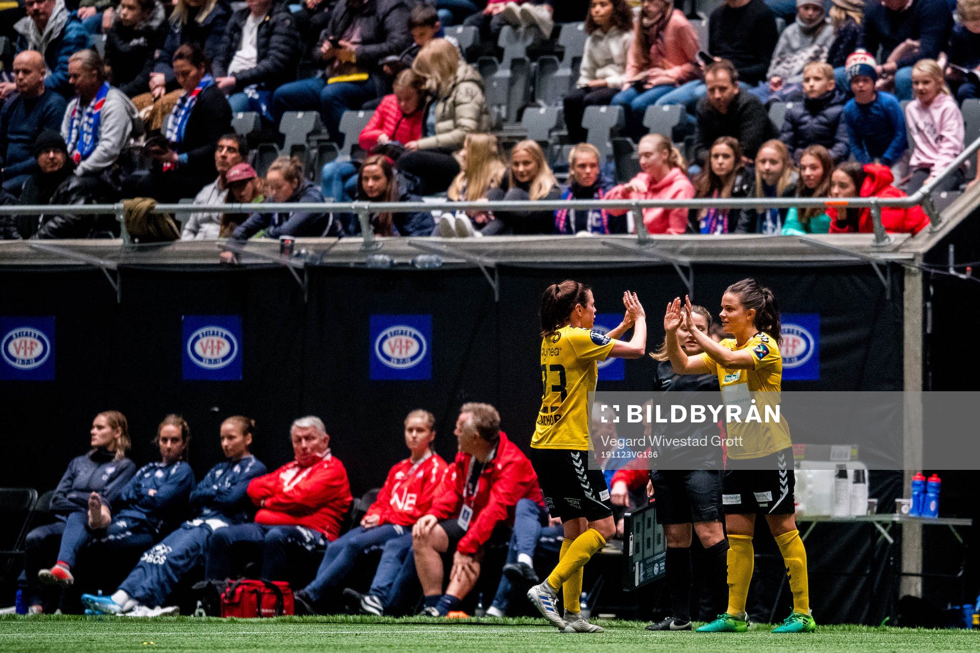 Isabell Bachor of LSK Kvinner is substituted with teammate