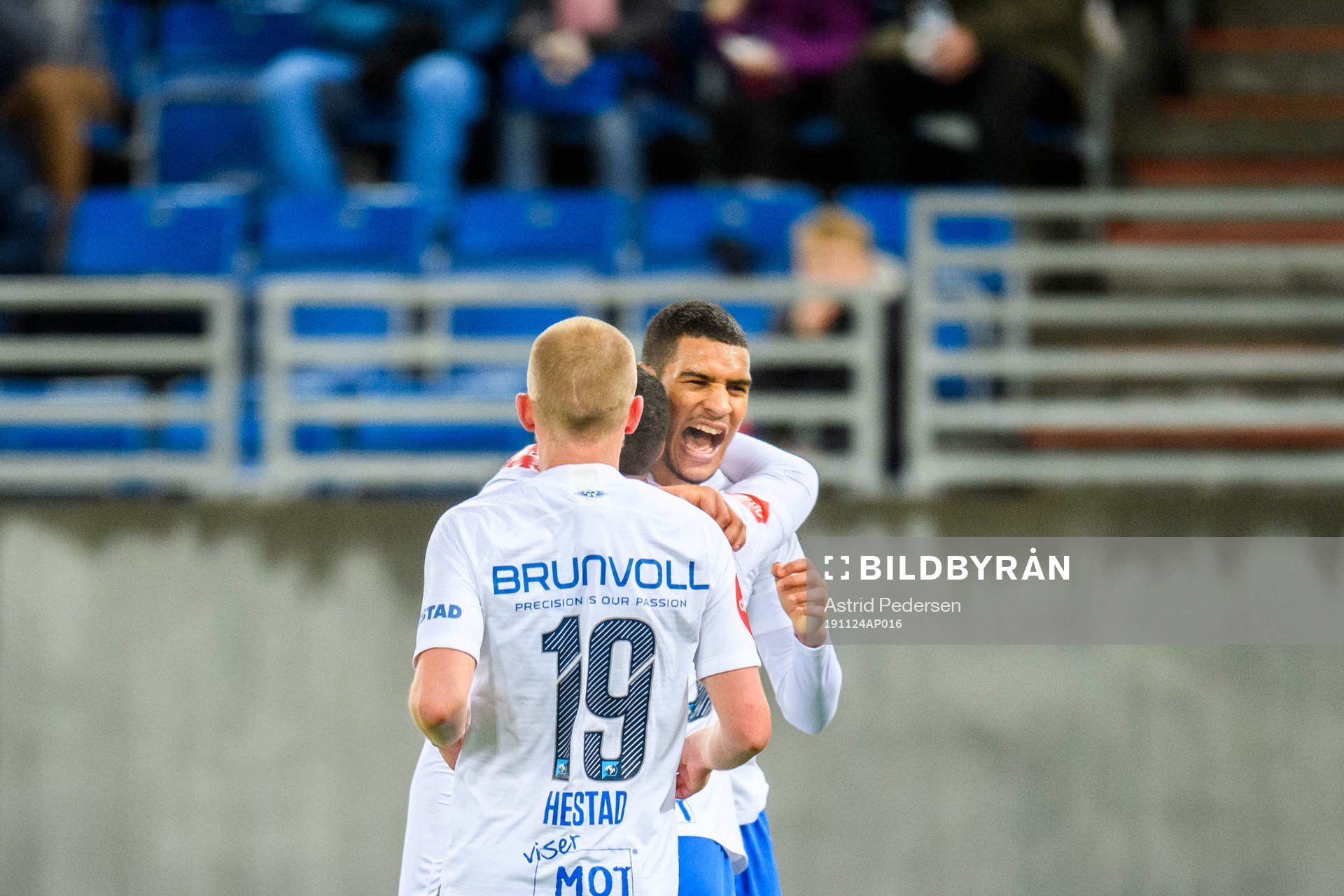 Mathis Bolly of Molde celebrate