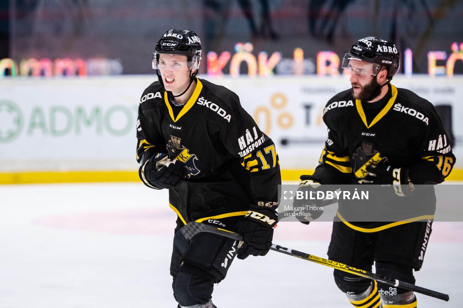 s Jacob Svensson jublar med John Henrion