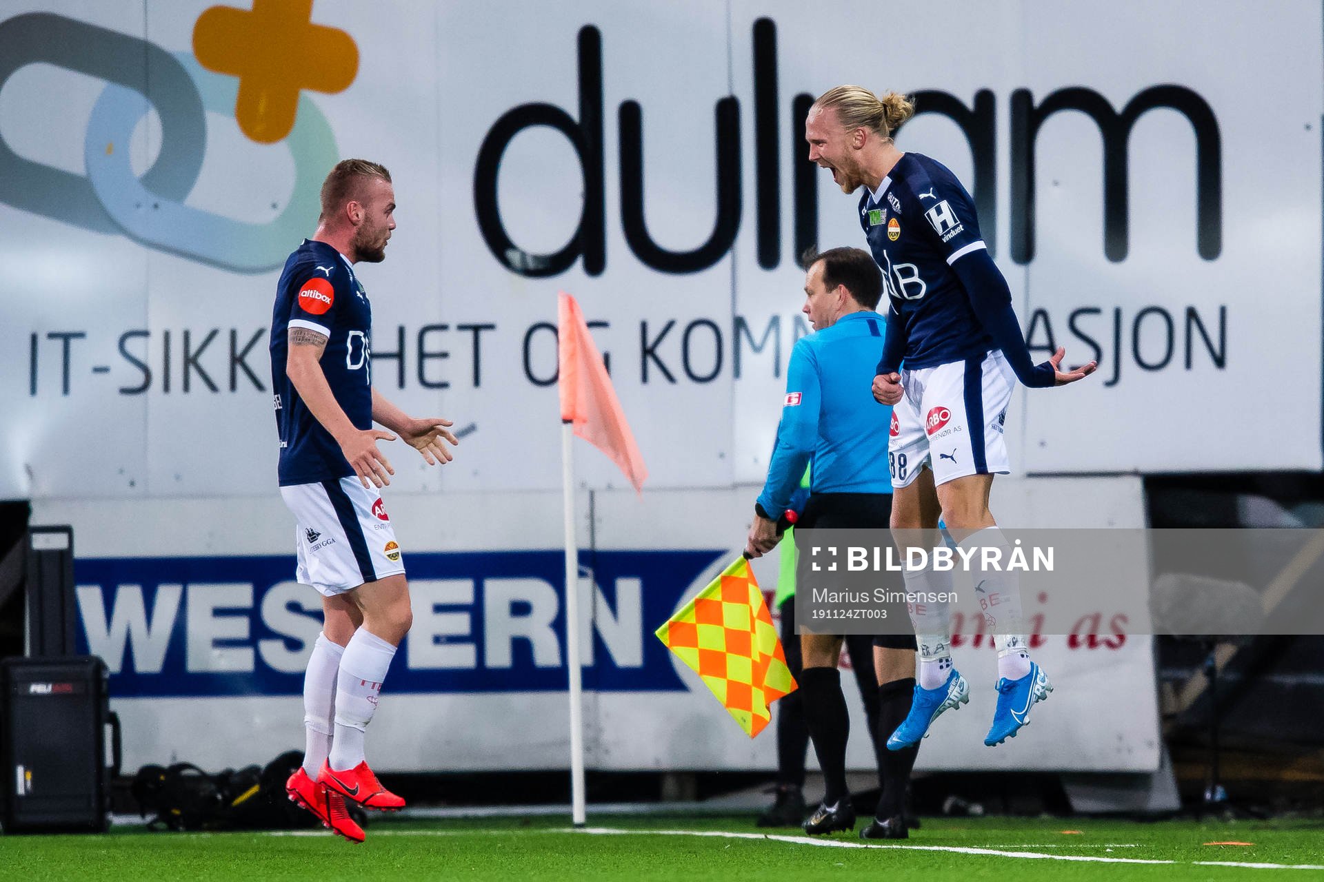 Lars-Jørgen Salvesen of Strømsgodset celebrates