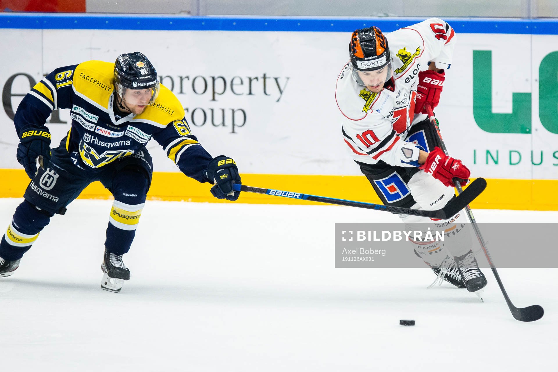 s Juuso Ikonen och Örebros Shane Harper