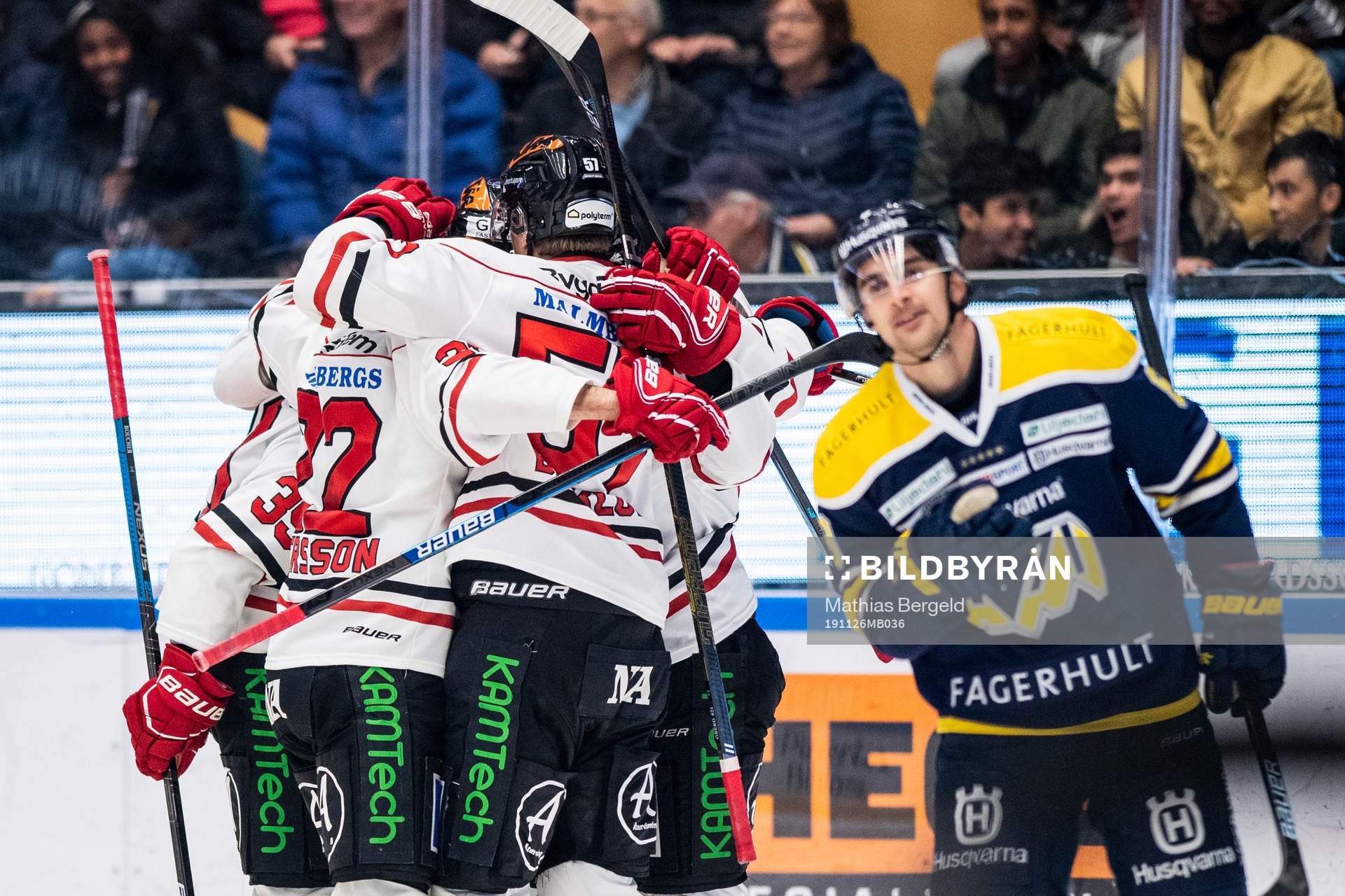 Örebros spelar jublar