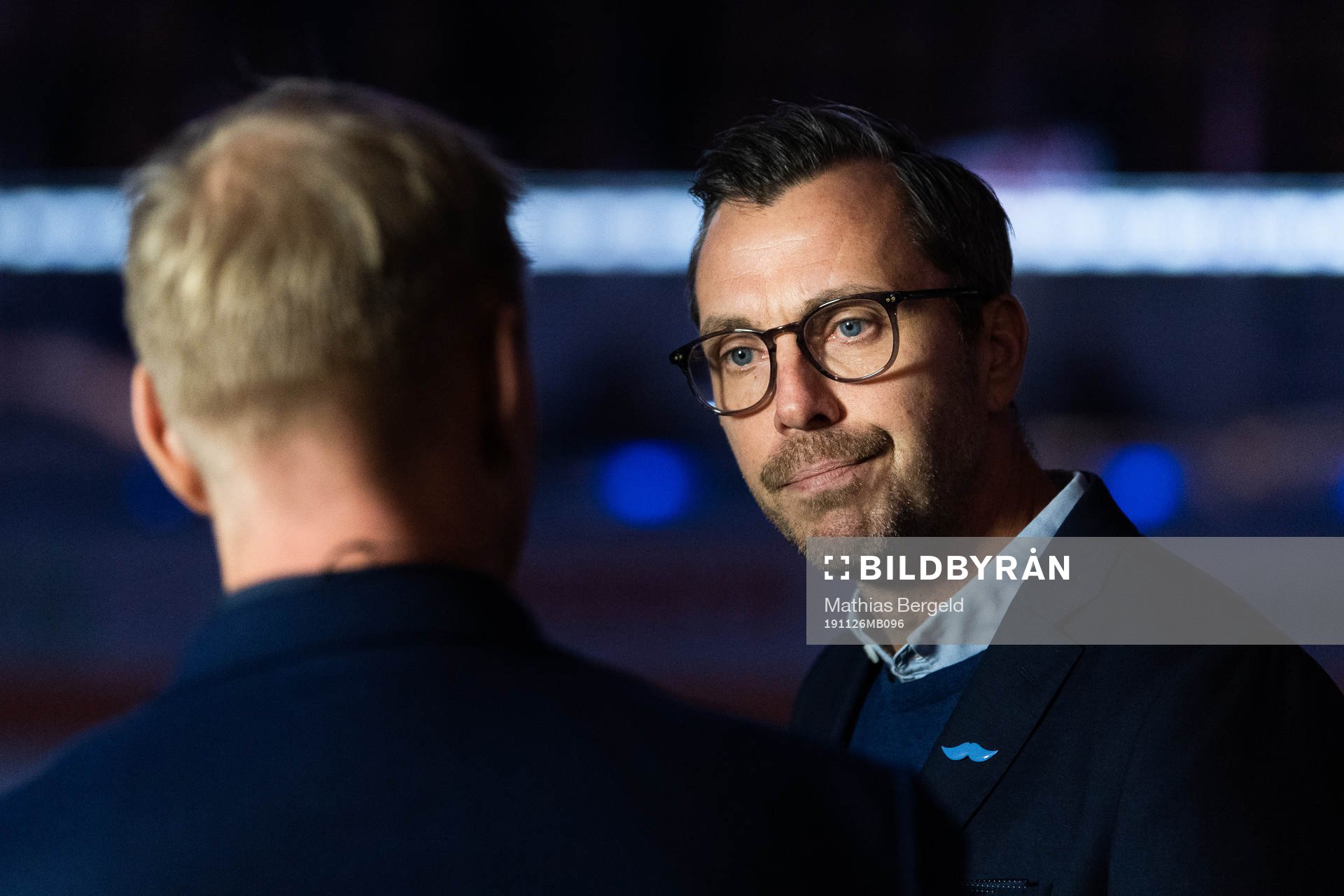 Cmores Niklas Wikegård intervjuar HV71s Sportchef Johan