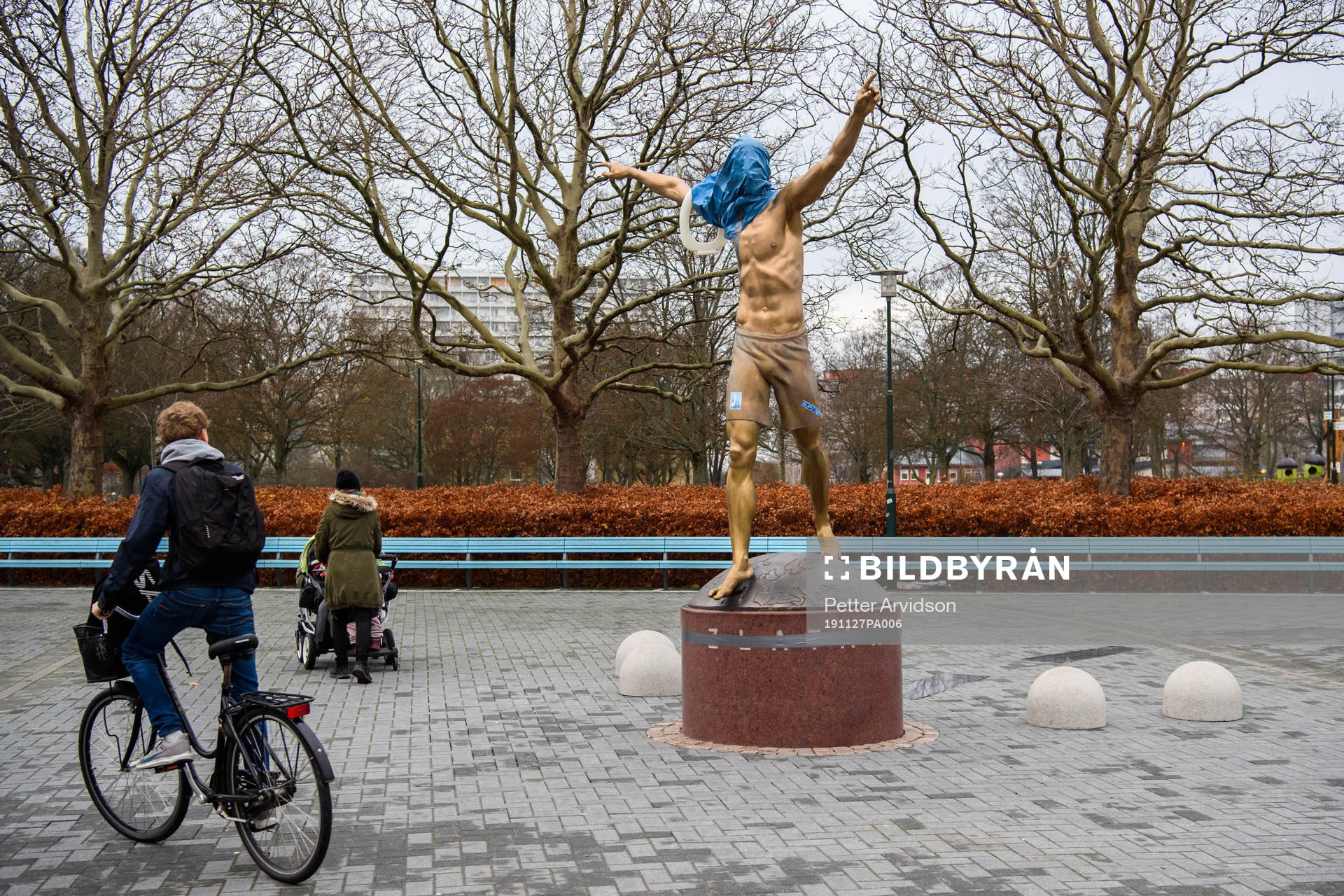 The statue of Zlatan Ibrahimovic has been vandalized