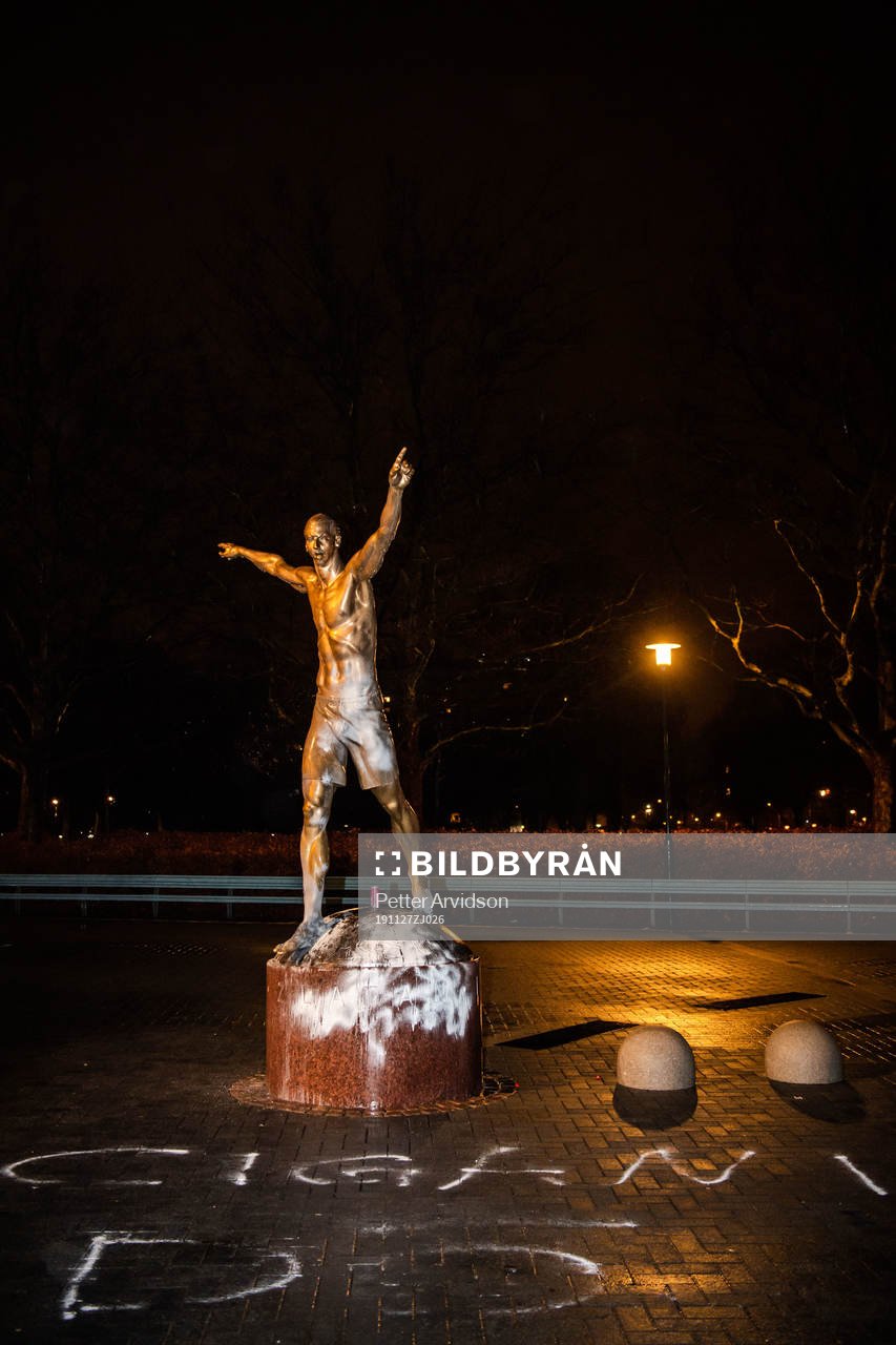 The statue of Zlatan Ibrahimovic has been vandalized